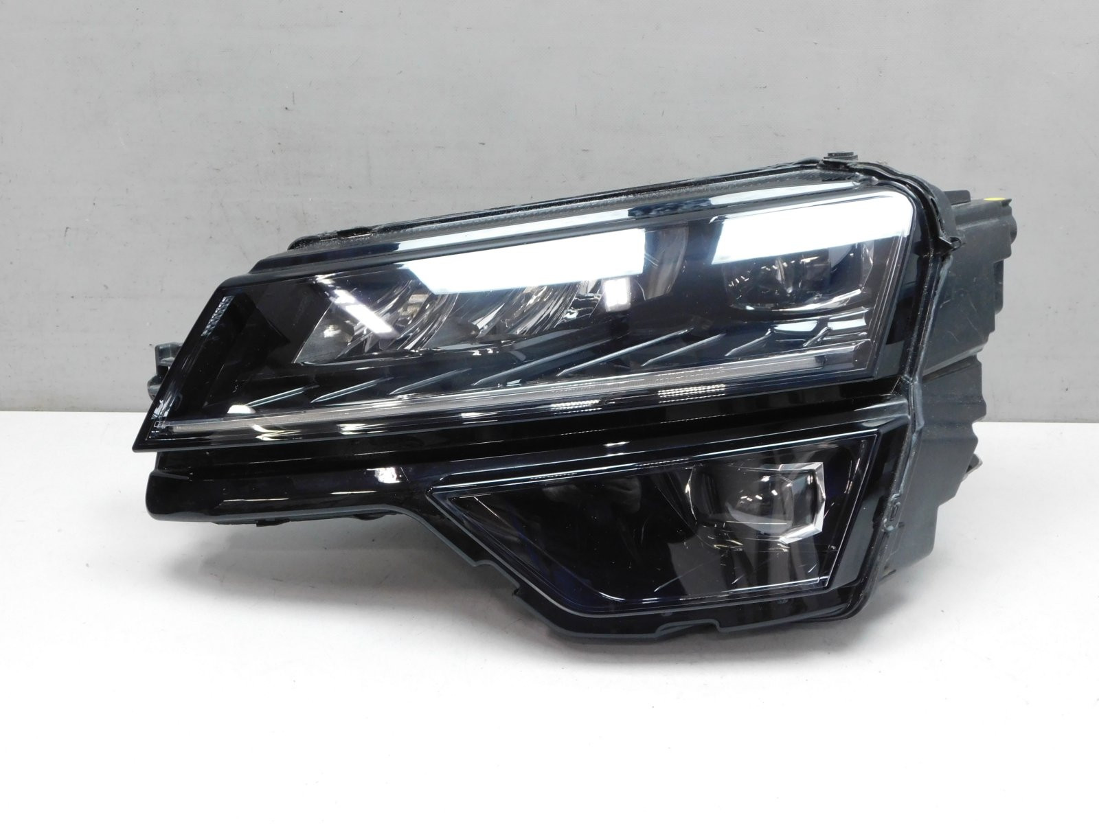 Фара левая Skoda Karoq 2017>