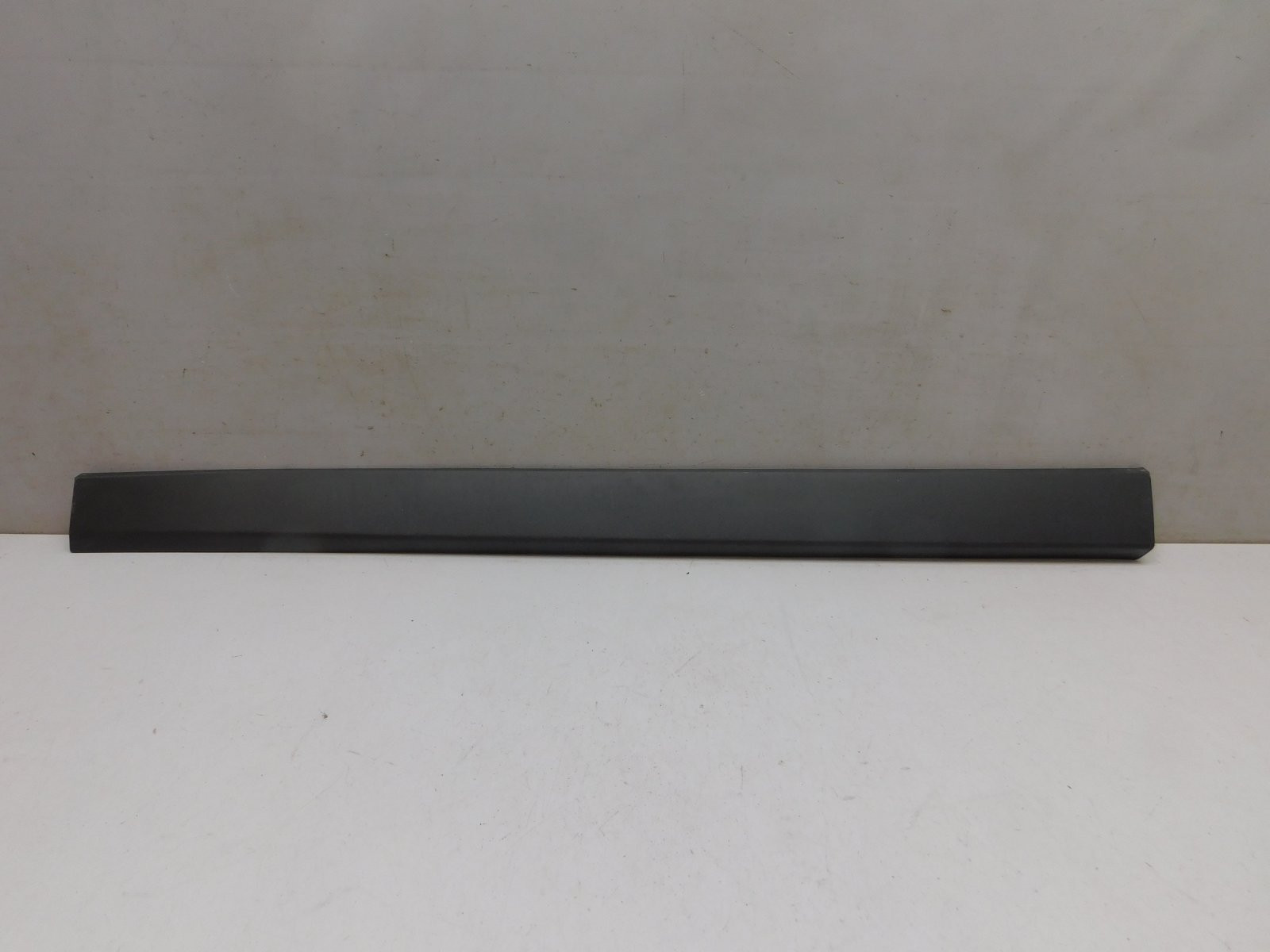 Накладка двери передней правой BMW X1 F48 2015>