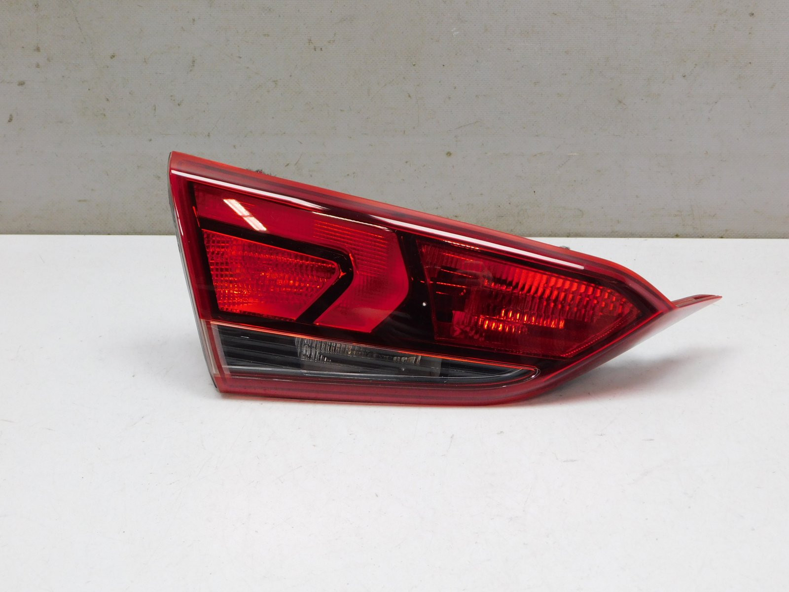 Фонарь задний внутренний левый Hyundai Solaris 2017>