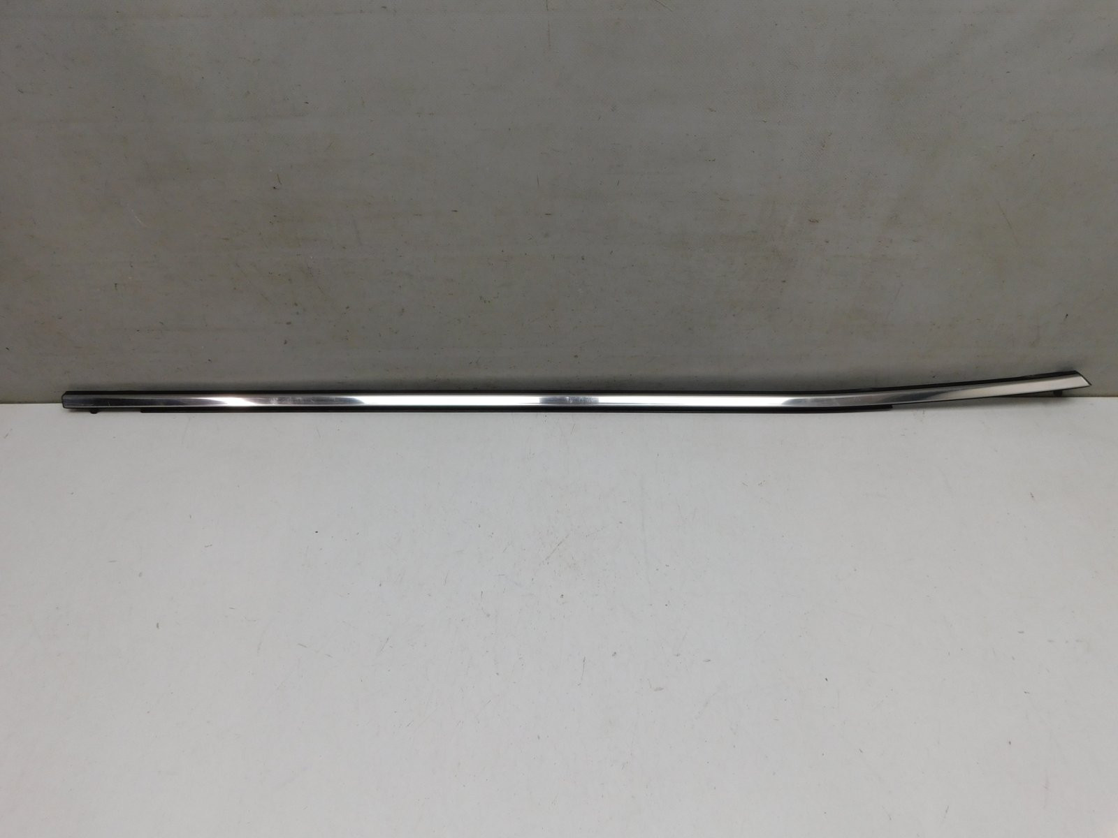 Накладка стекла переднего правог Subaru Forester (S14) 2018>