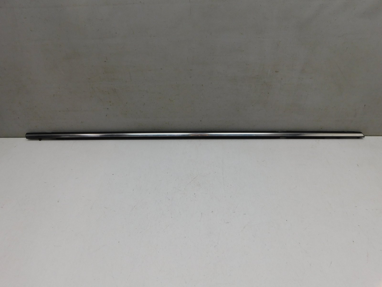 Накладка стекла переднего правог Subaru Forester (S13) 2012>