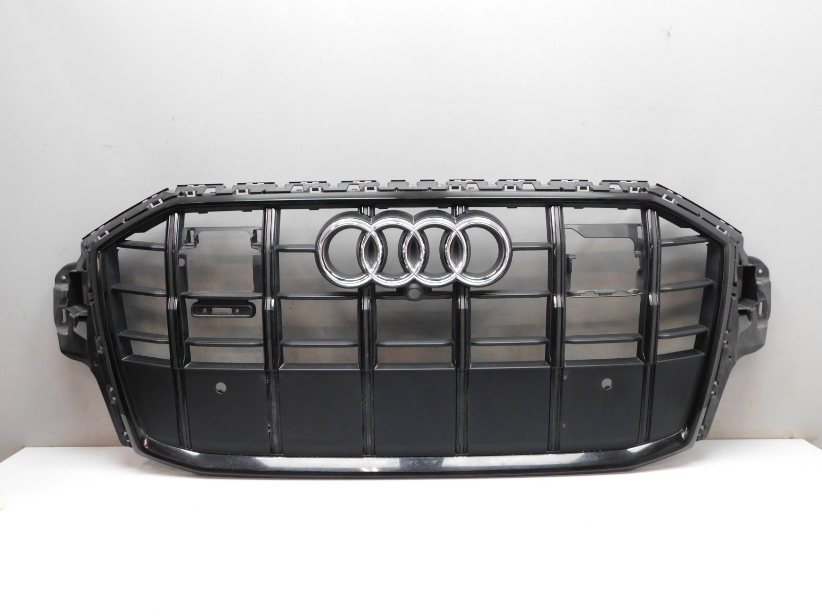 Решетка радиатора Audi Q7 [4M] 2015>