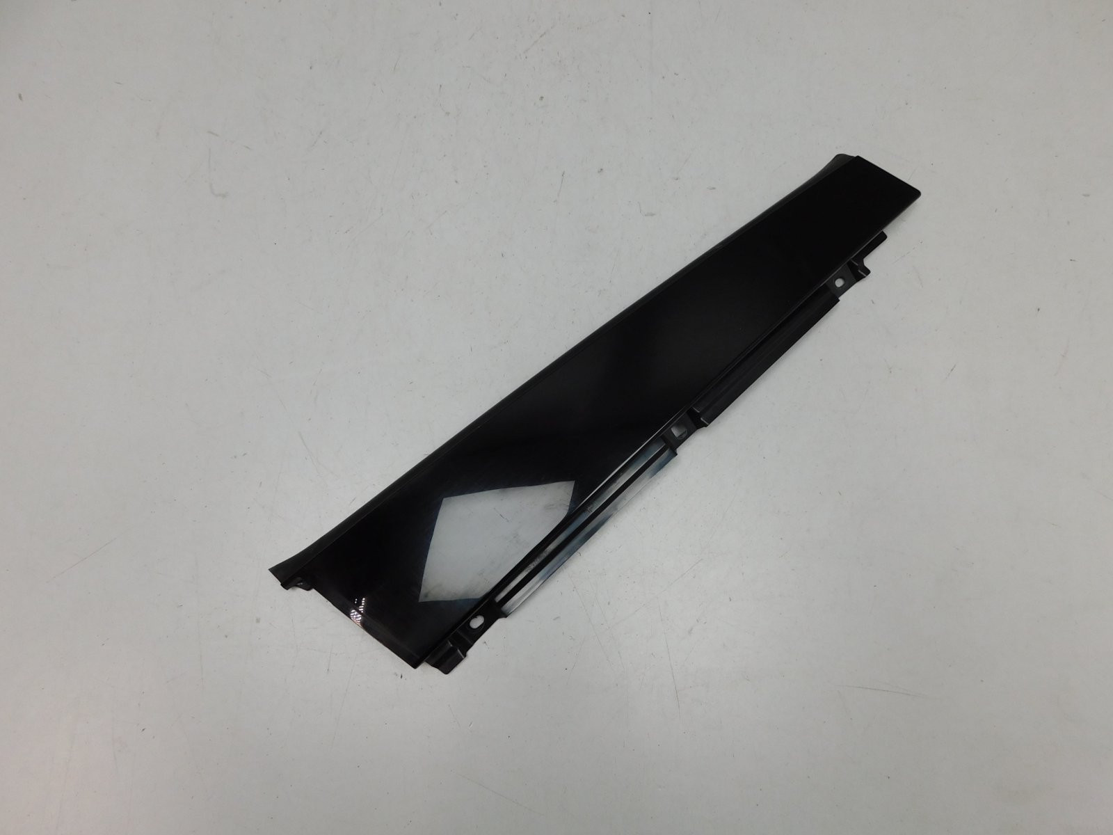 Накладка двери задней левой Volvo XC60 2017>