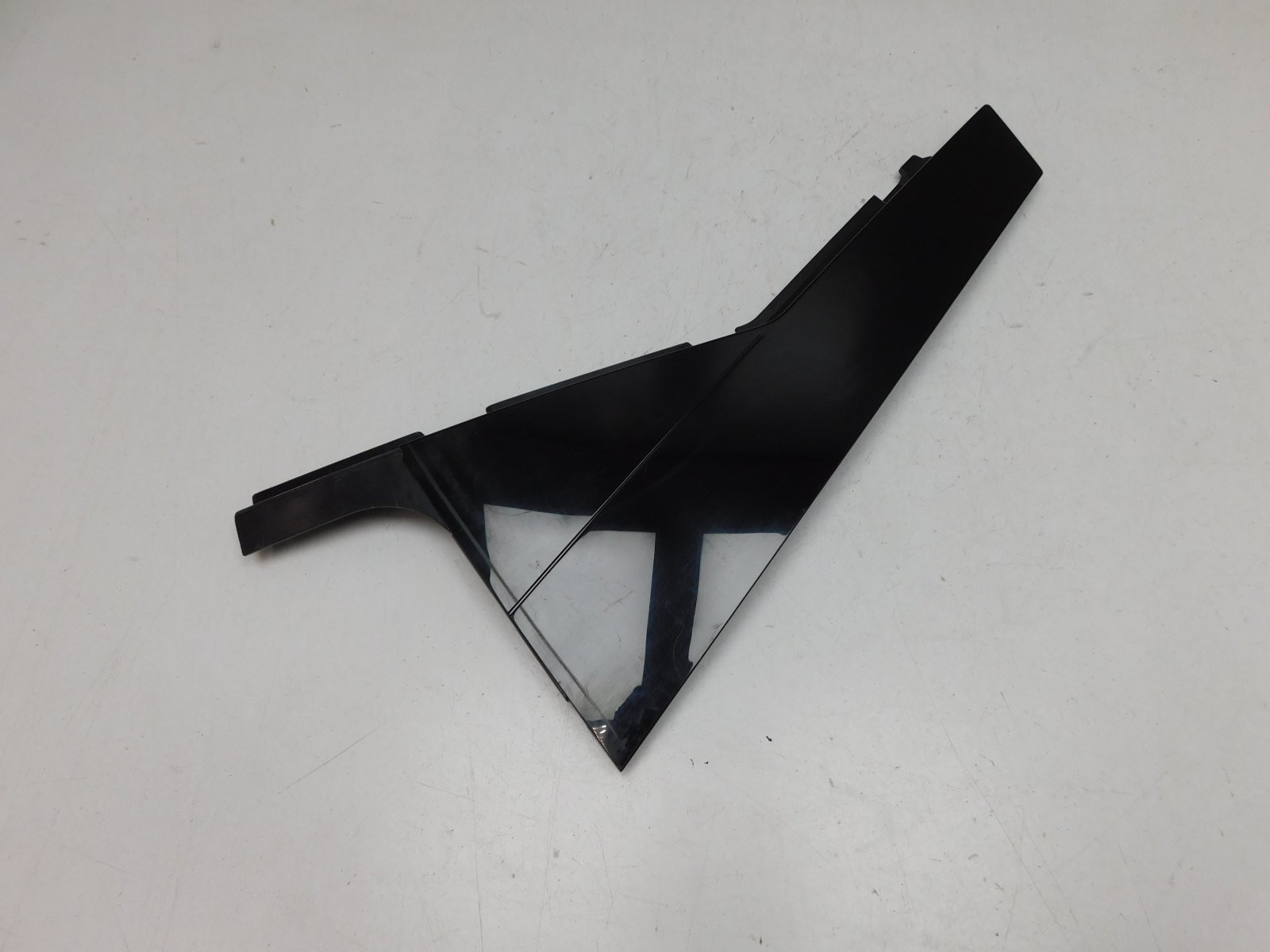 Накладка двери задней левой Volvo XC60 2017>