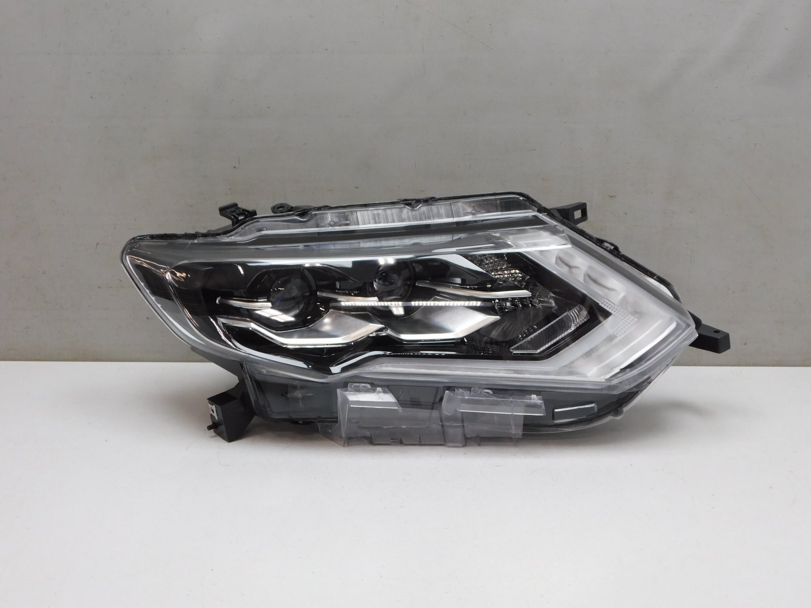 Фара правая Nissan X-Trail (T32) 2014>