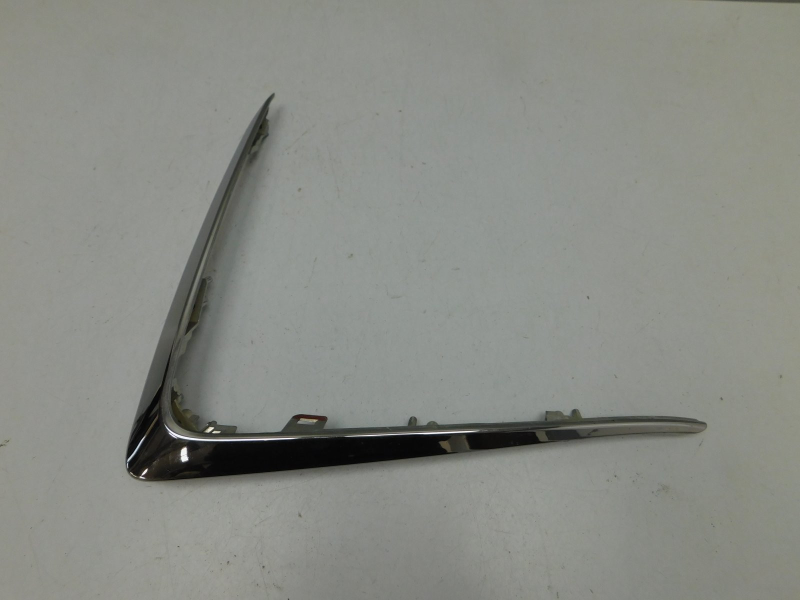 Молдинг решетки радиатора Lexus ES 2018>