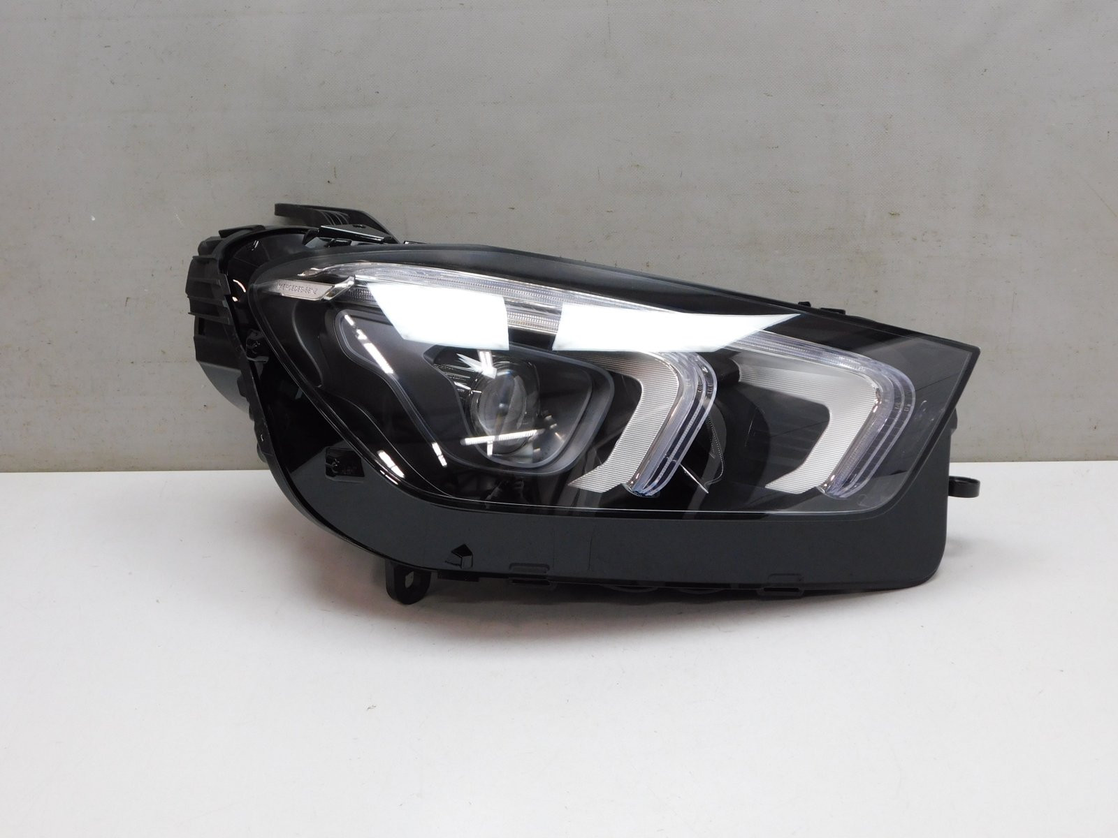 Фара правая Mercedes-Benz GLE W167 2018>