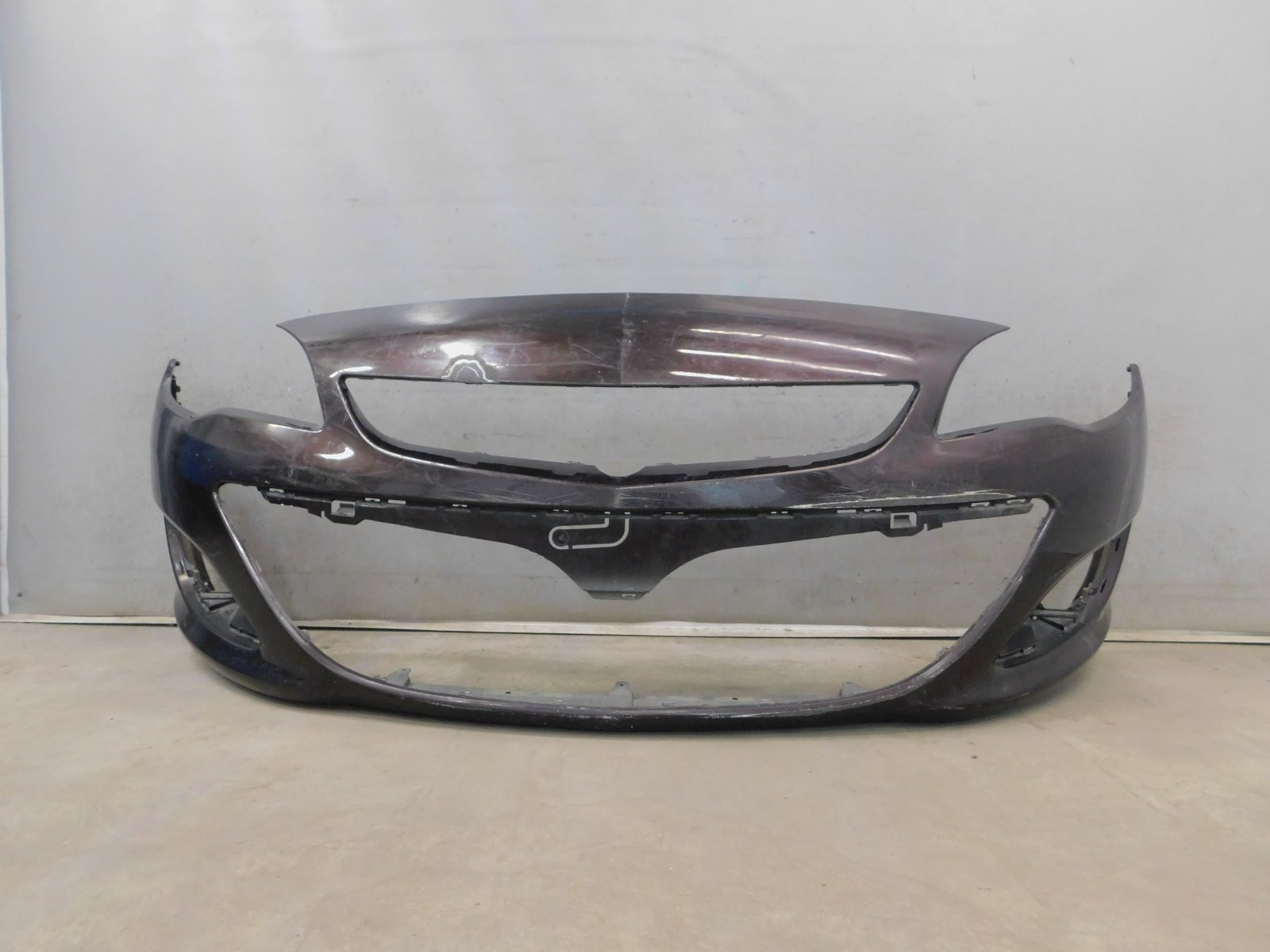 Бампер передний Opel Astra J 2010>