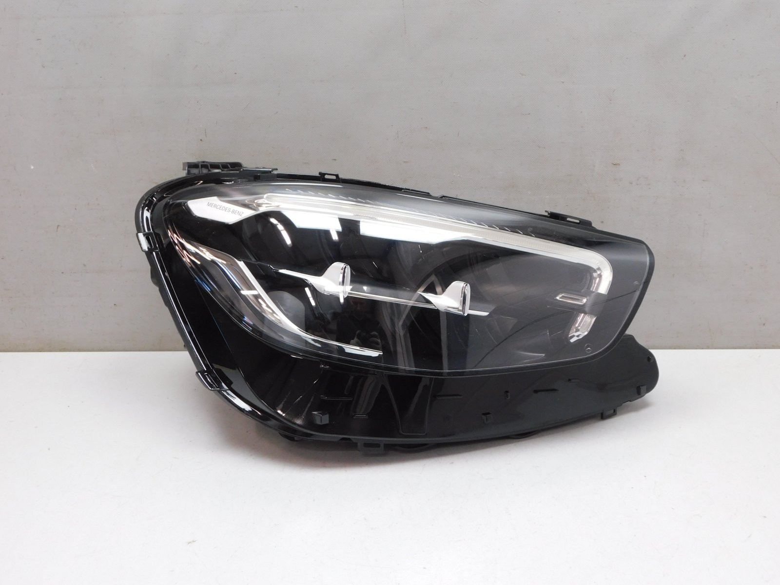 Фара правая Mercedes-Benz E-Klasse W213 2016>