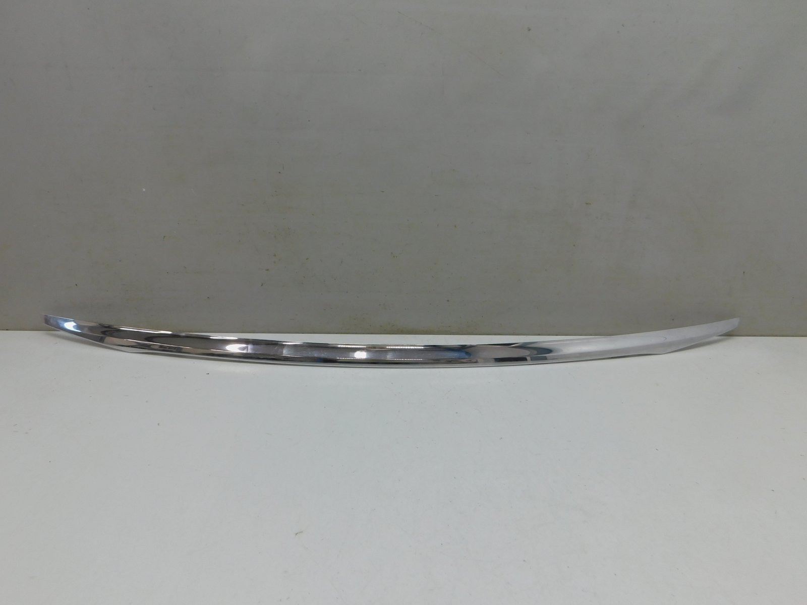 Молдинг крышки багажника Mercedes-Benz E-Klasse W212 2009>