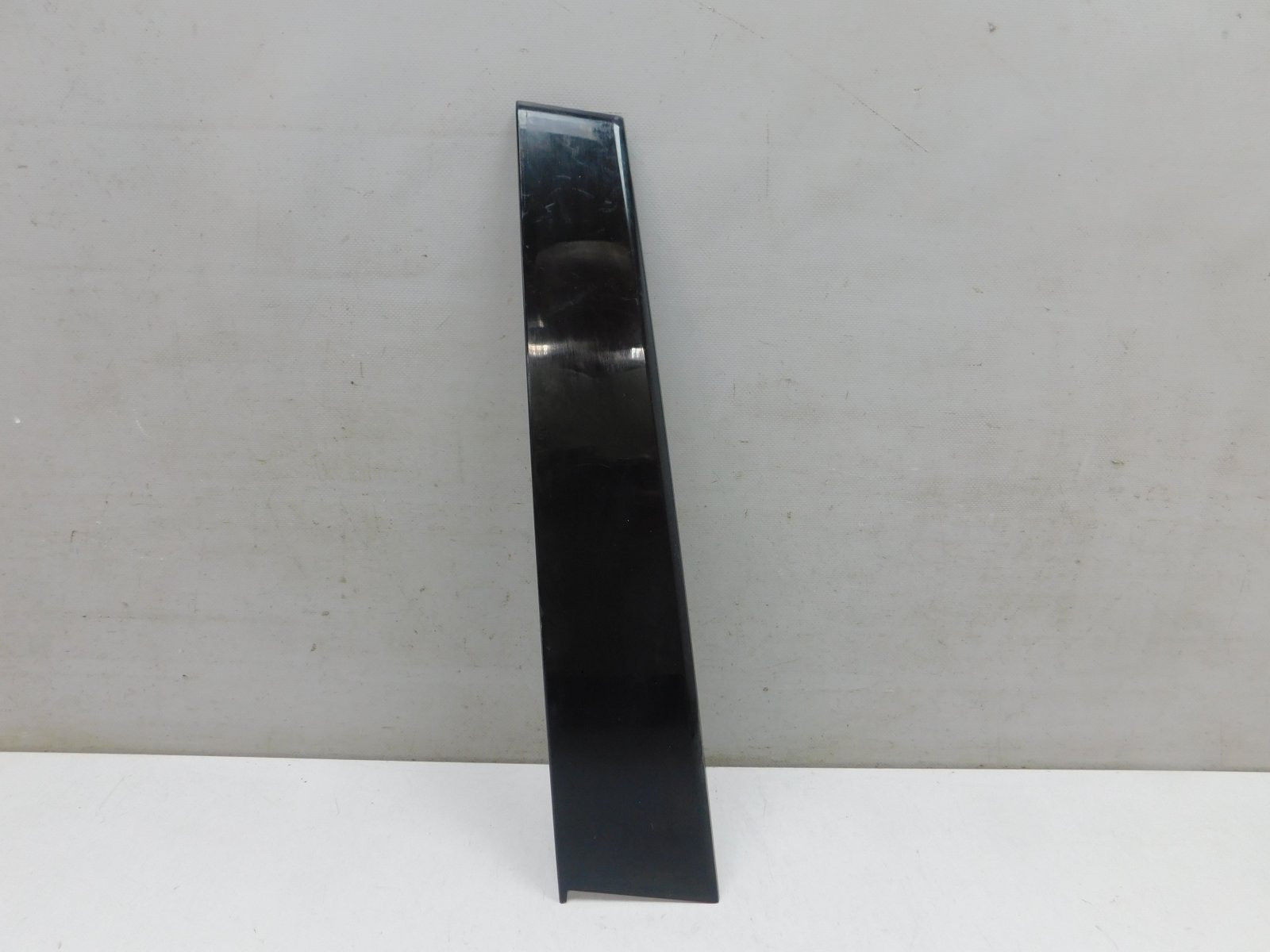 Накладка двери передней правой Hyundai Santa Fe (TM) 2018>