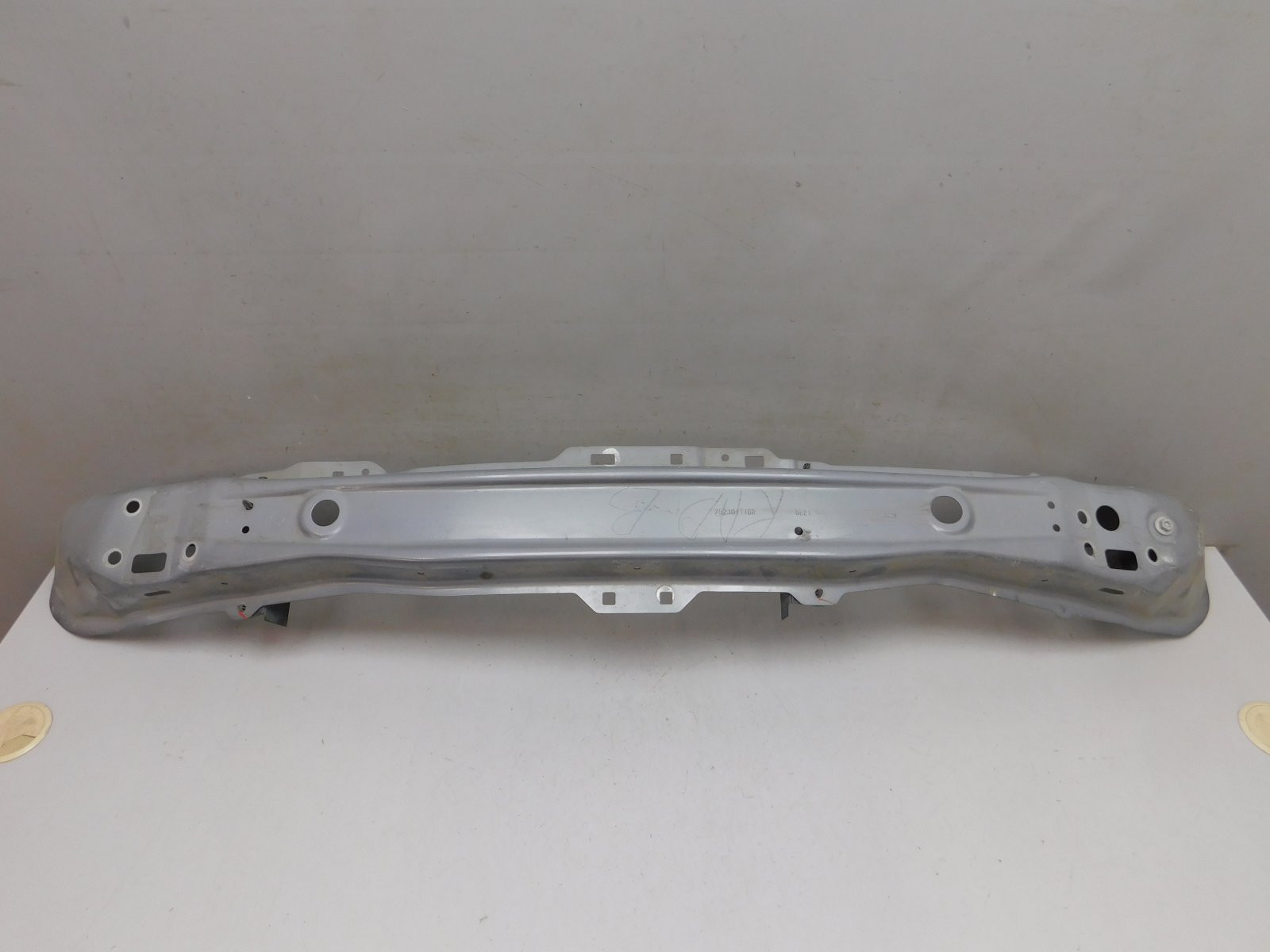 Усилитель переднего бампера Renault Arkana 2019>