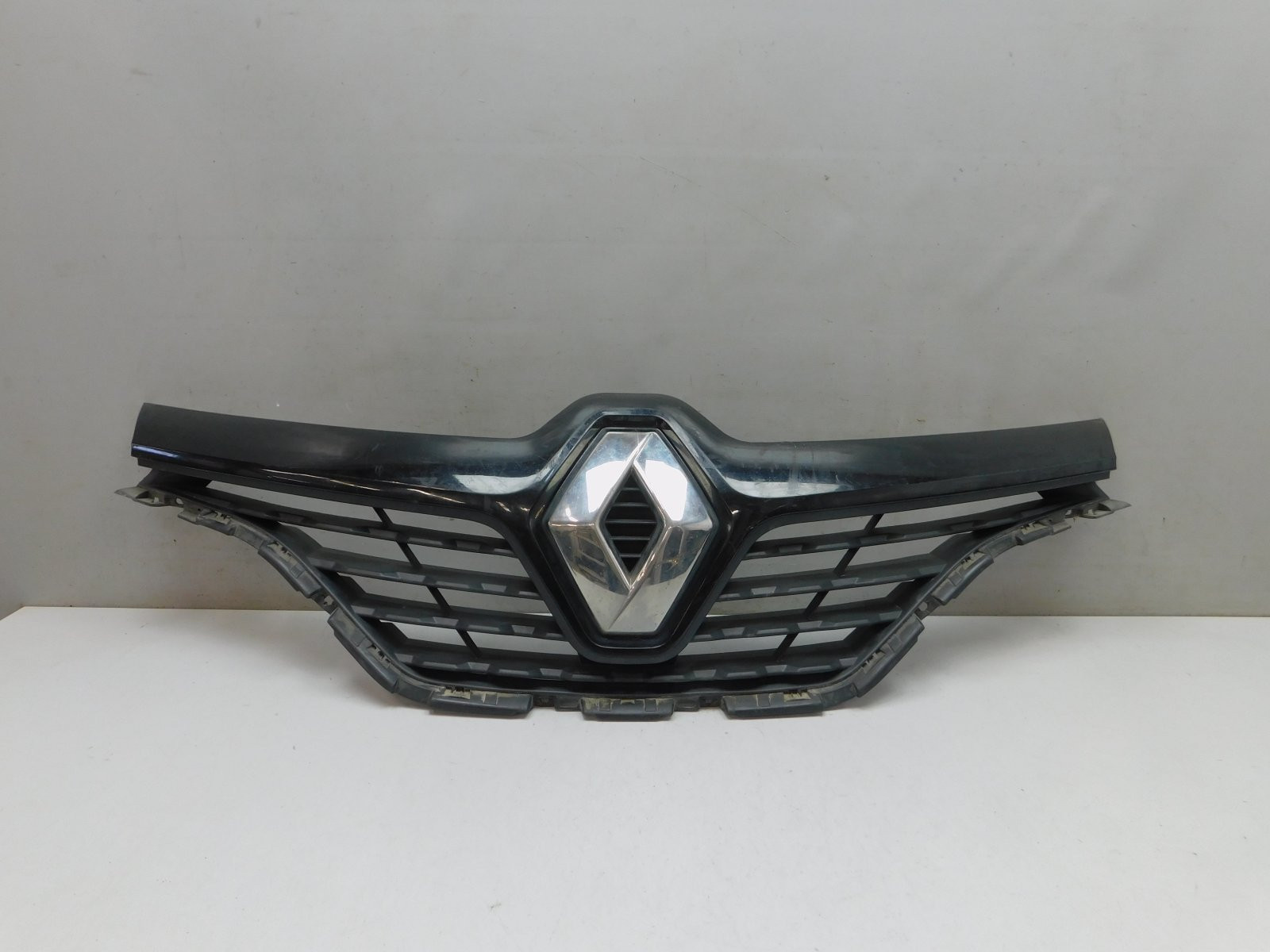 Решетка радиатора Renault Kaptur 2016>