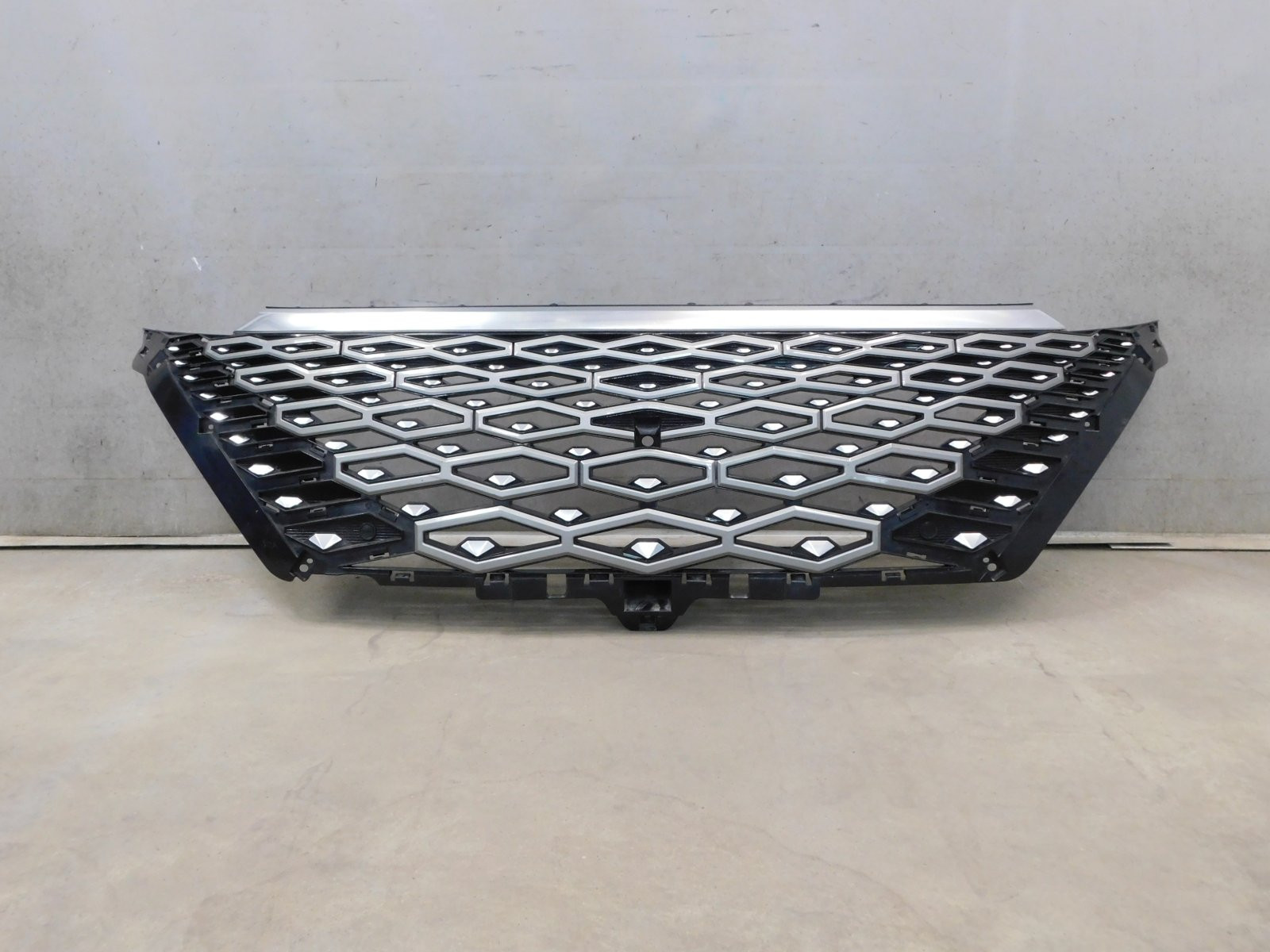 Решетка радиатора Omoda C5 2022>