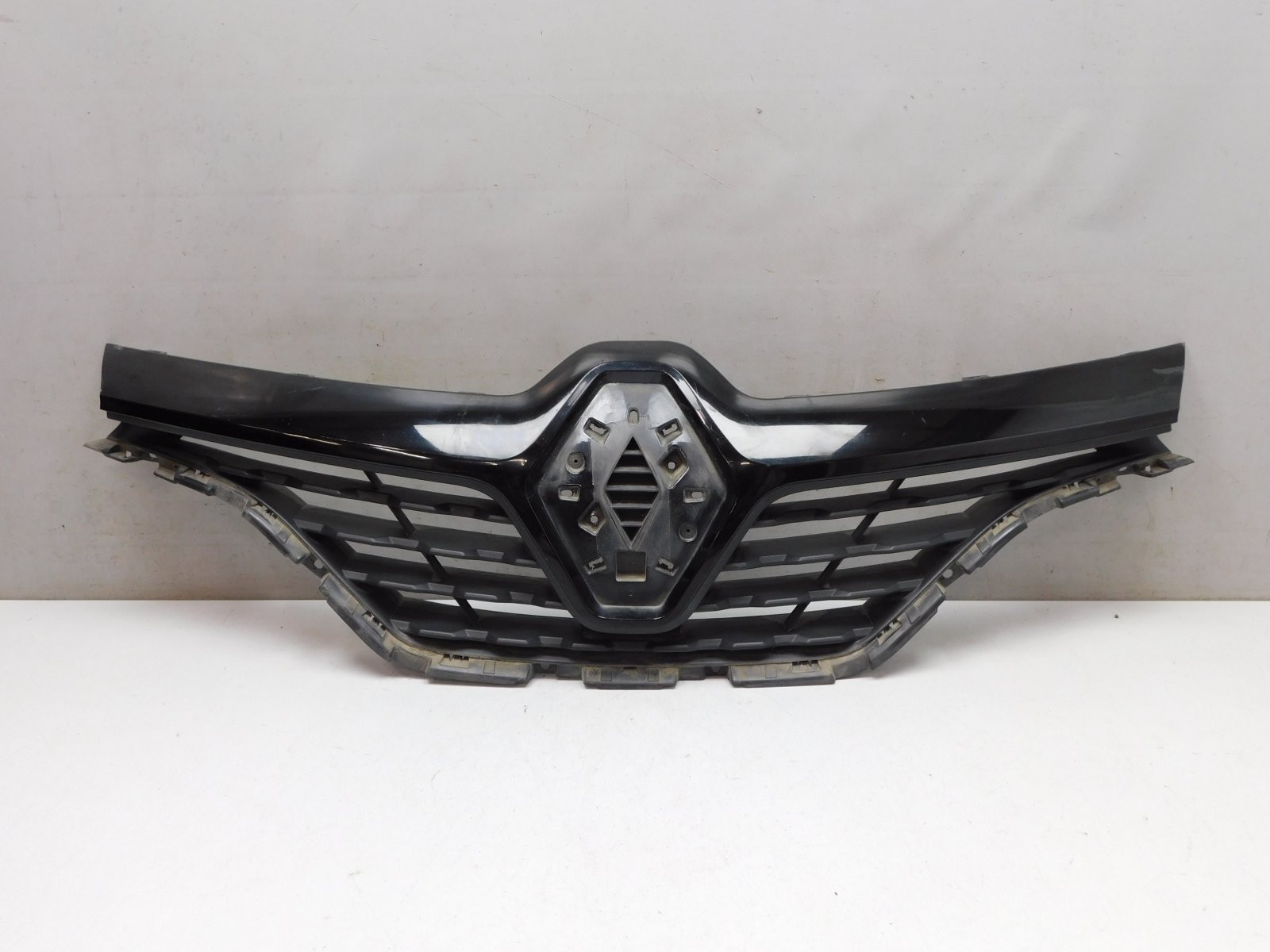 Решетка радиатора Renault Kaptur 2016>