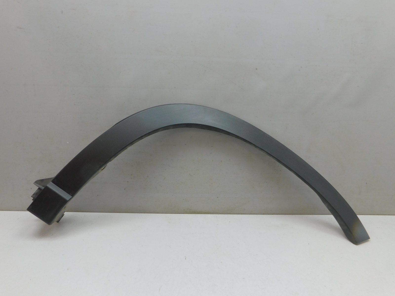 Накладка крыла переднего правого Subaru Forester (S14) 2018>