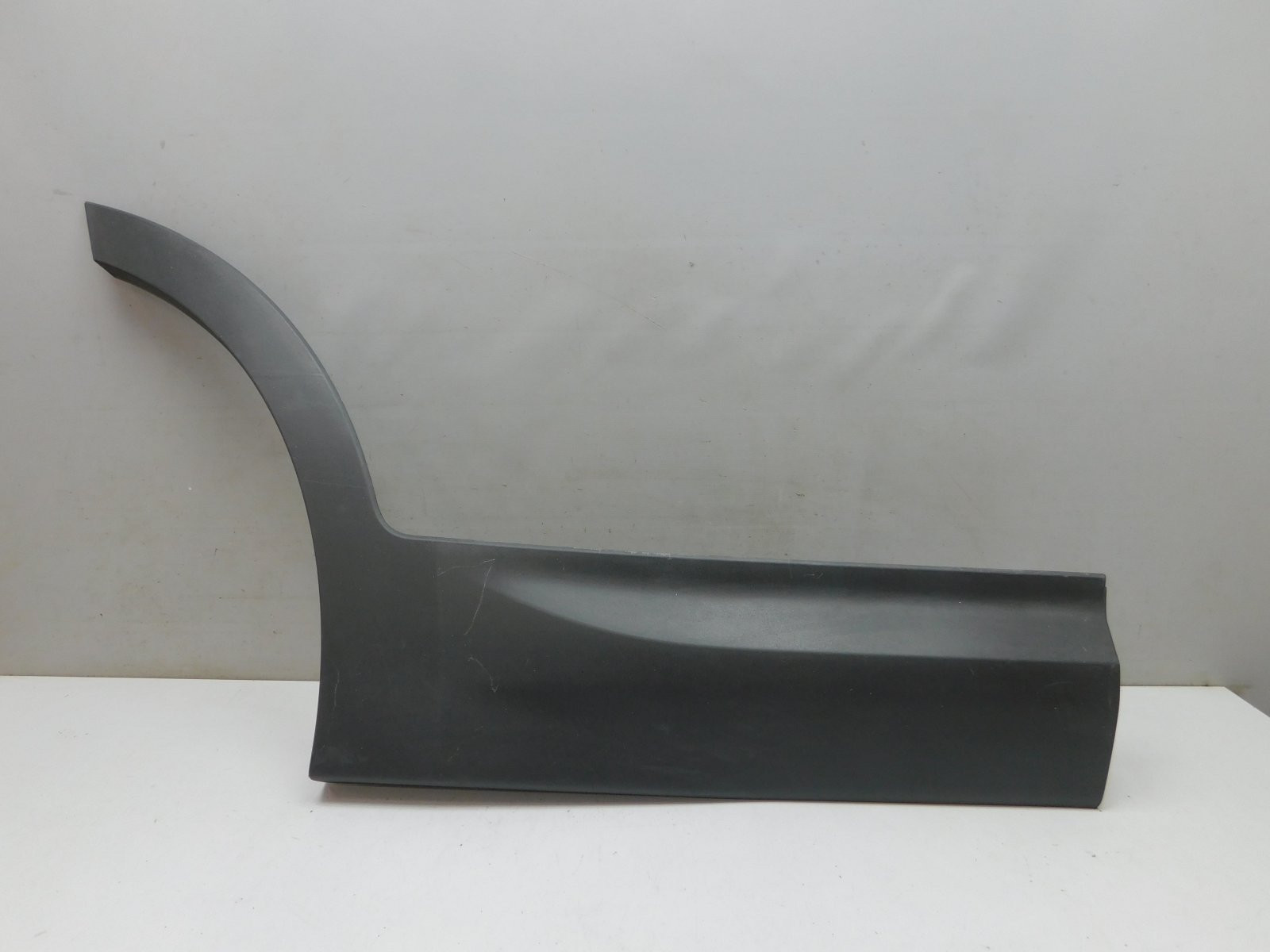 Накладка двери задней правой Hyundai Santa Fe 2012-2018