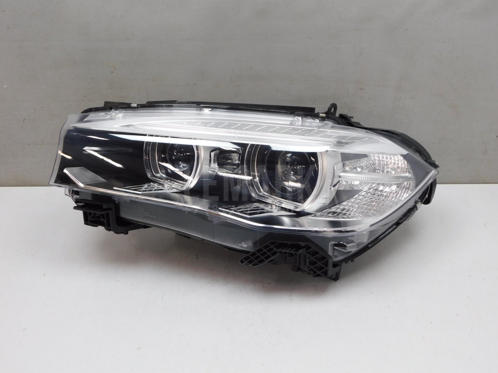 Фара левая BMW X5 F15 2013-2018 63117317101