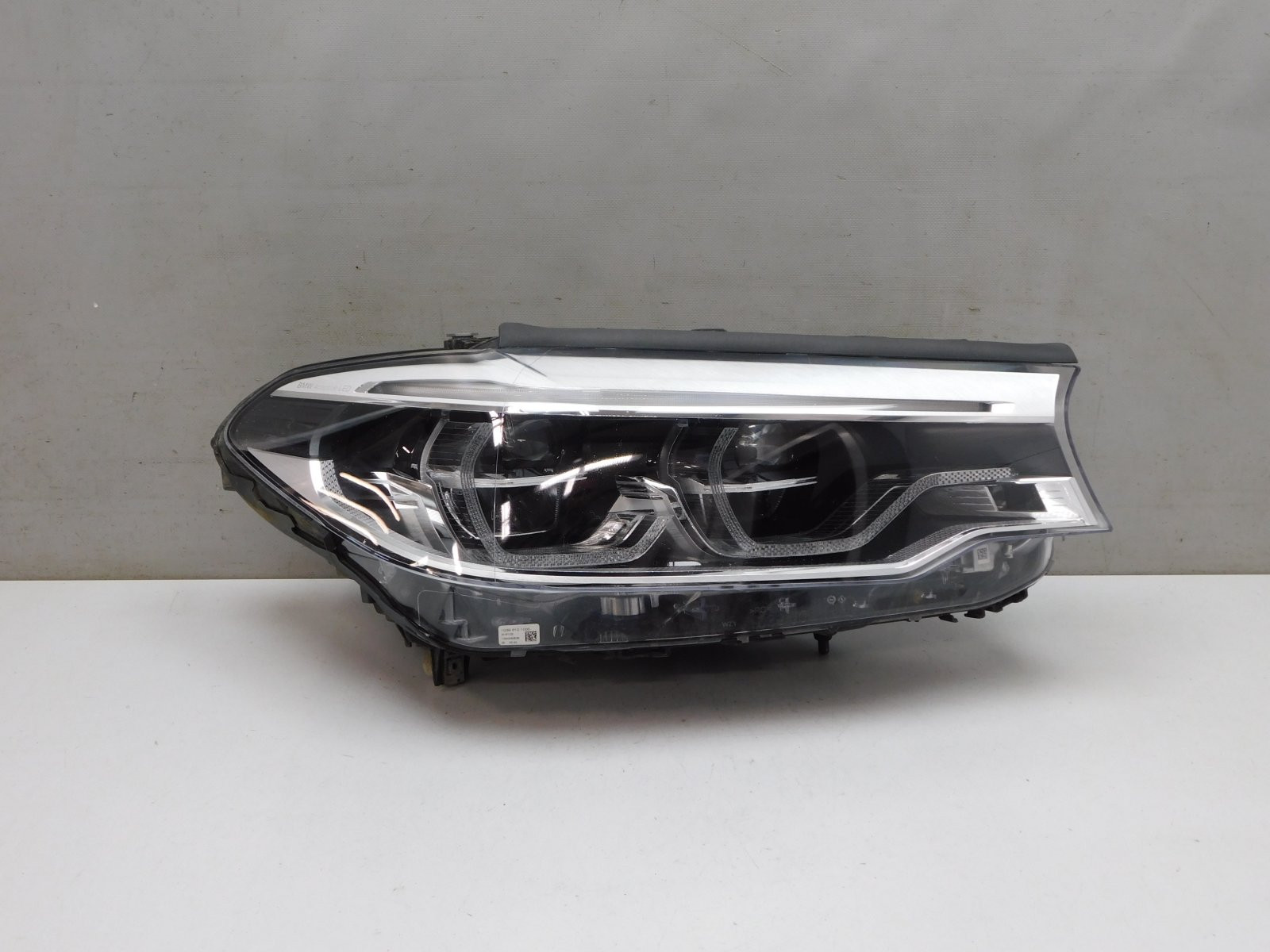 Фара правая BMW 5-серия G30 2016>