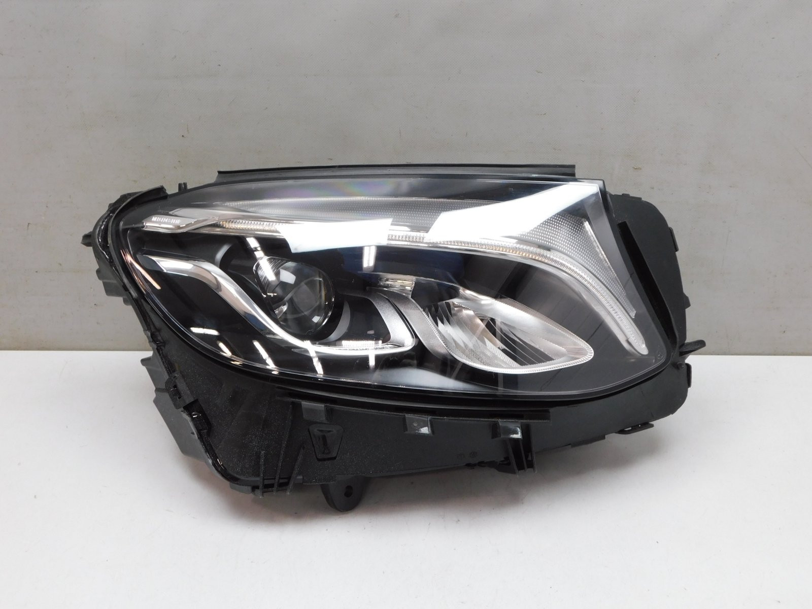 Фара правая Mercedes-Benz GLC-Class X253 2015>