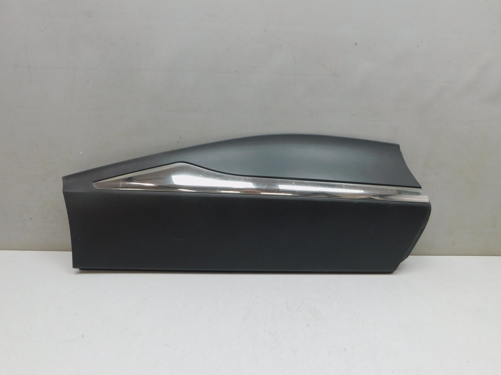 Накладка двери задней правой Renault Kaptur 2016>