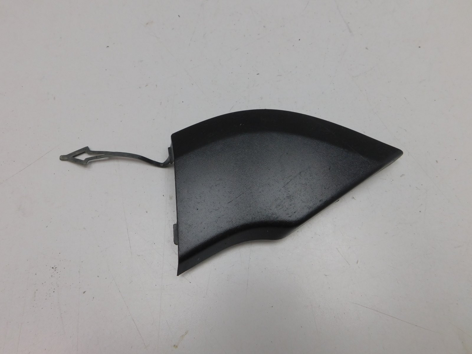 Заглушка буксировочного крюка Renault Sandero 2014>