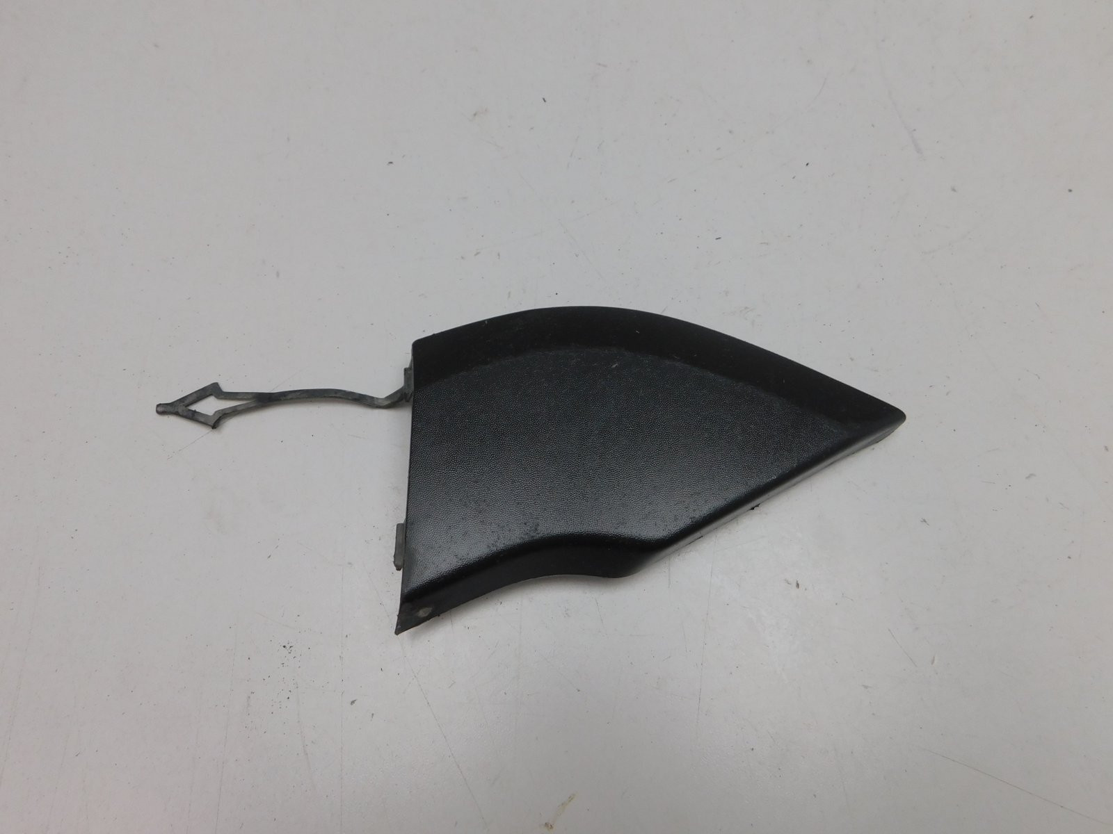 Заглушка буксировочного крюка Renault Sandero 2014>