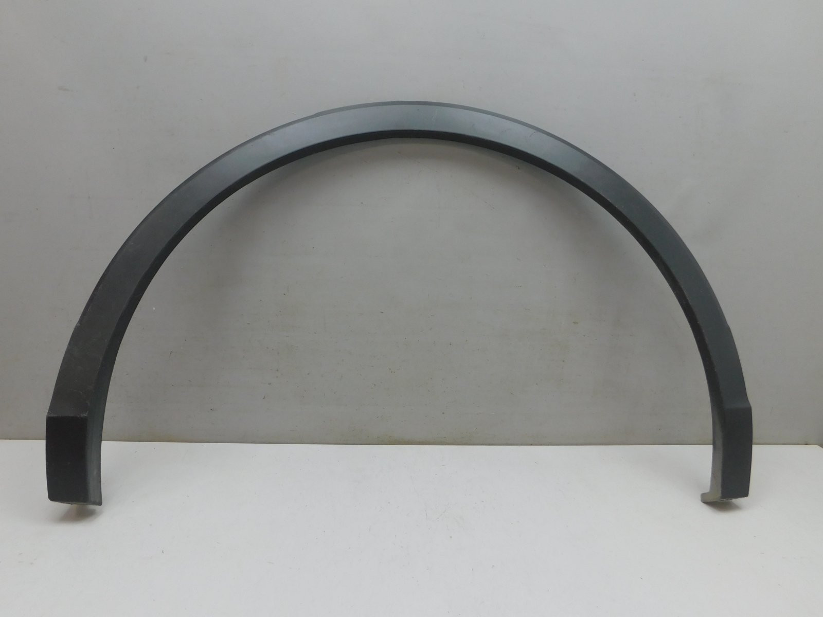 Накладка крыла заднего  левого Volkswagen Tiguan 2017>