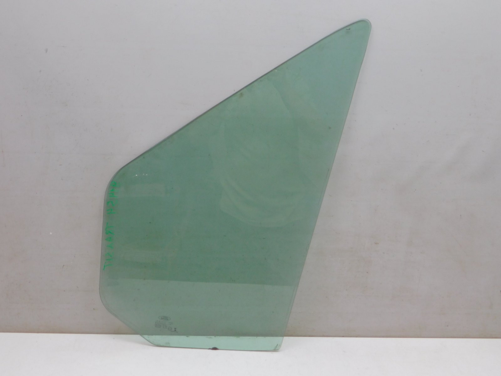 Стекло двери передней правой Ford Transit 2014>