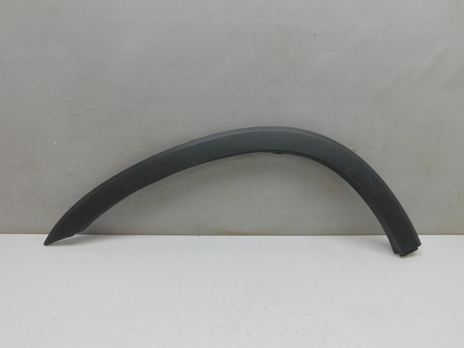 Накладка крыла заднего  правого Kia Sorento 2009>