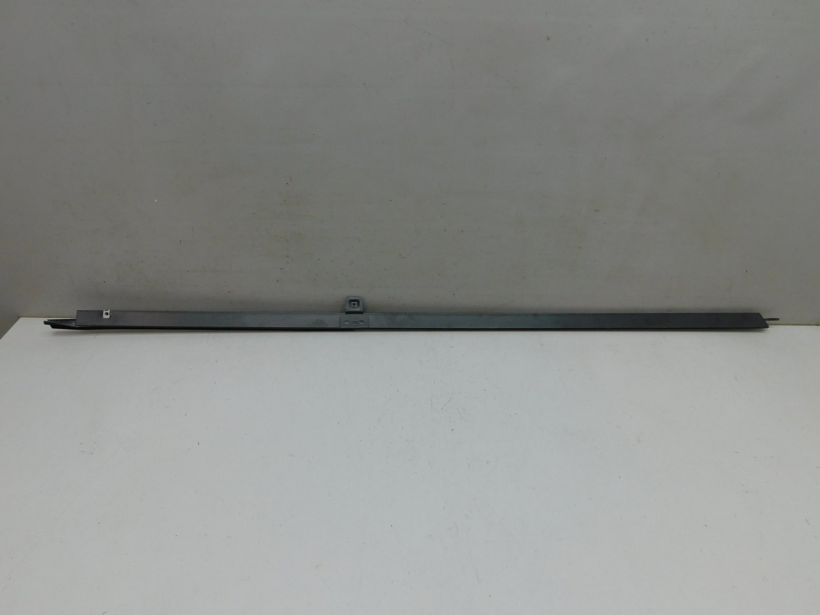 Направляющая стекла двери Ford Transit 2014>