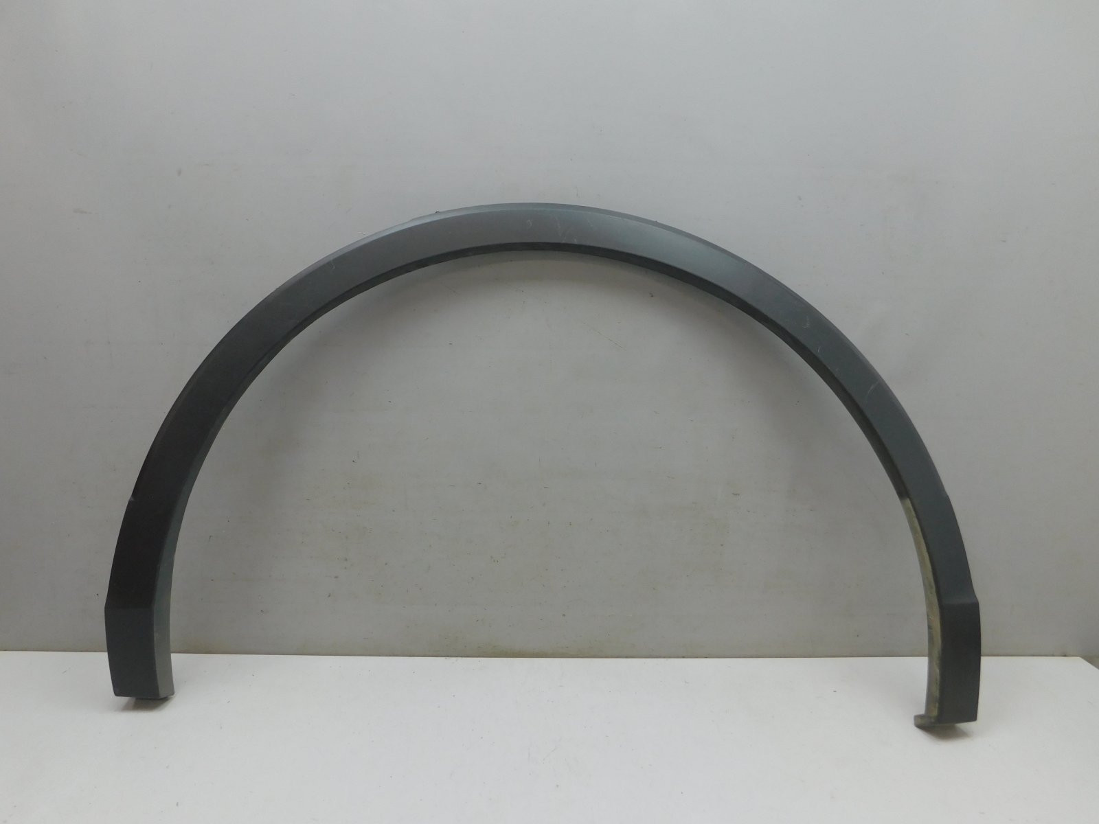 Накладка крыла заднего  левого Volkswagen Tiguan 2017>