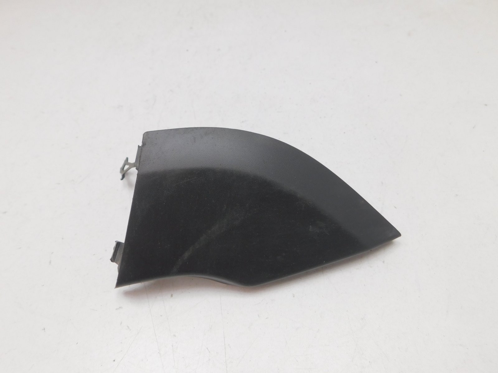 Заглушка буксировочного крюка Renault Sandero 2014>