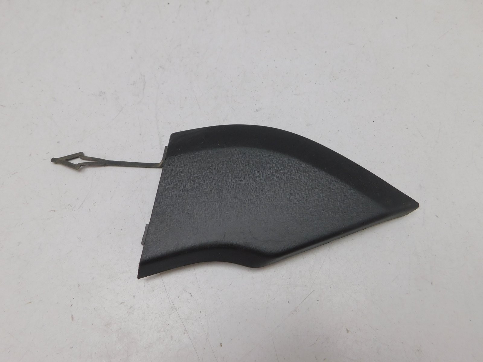 Заглушка буксировочного крюка Renault Sandero 2014>