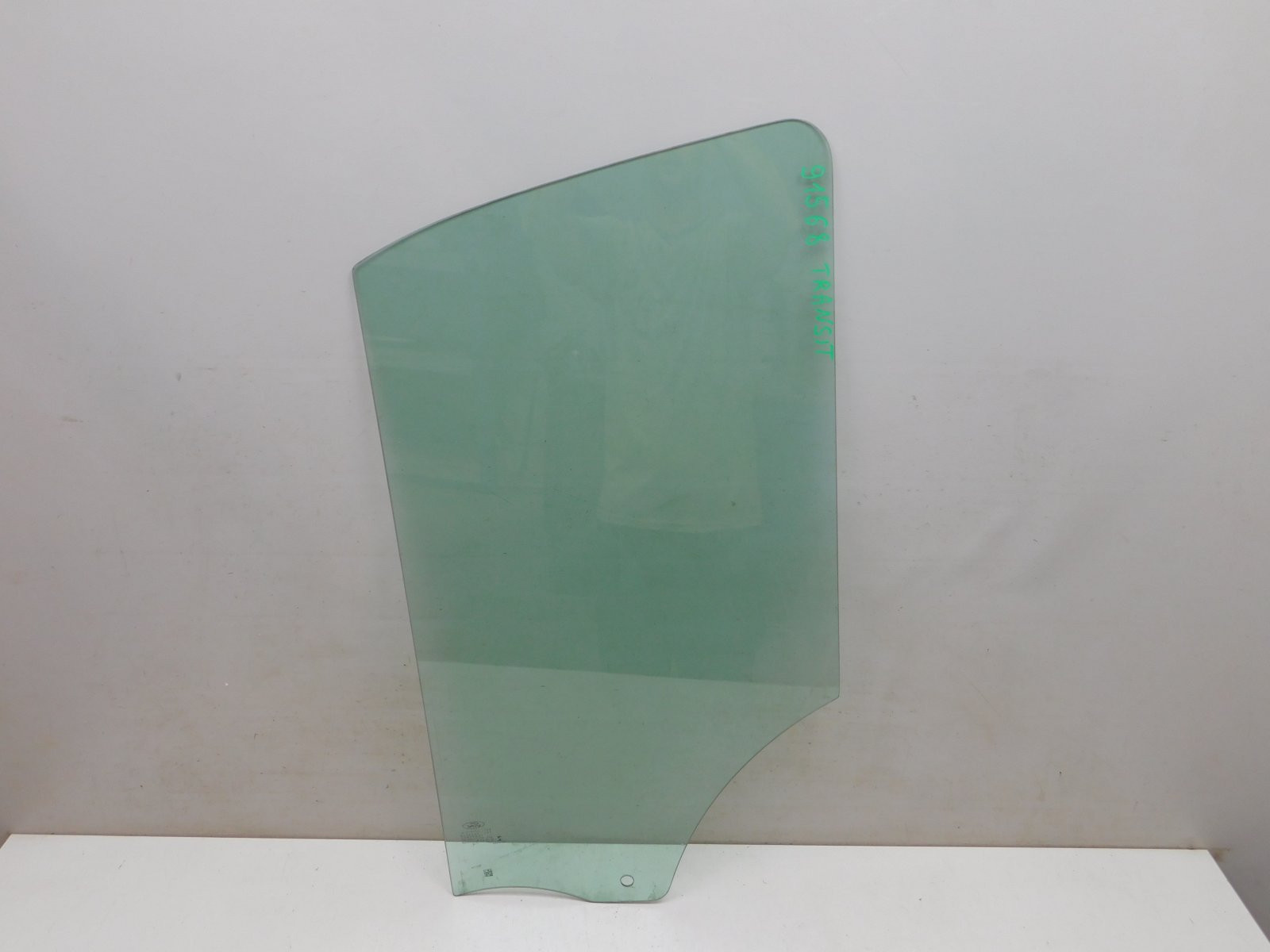 Стекло двери передней правой Ford Transit 2014>