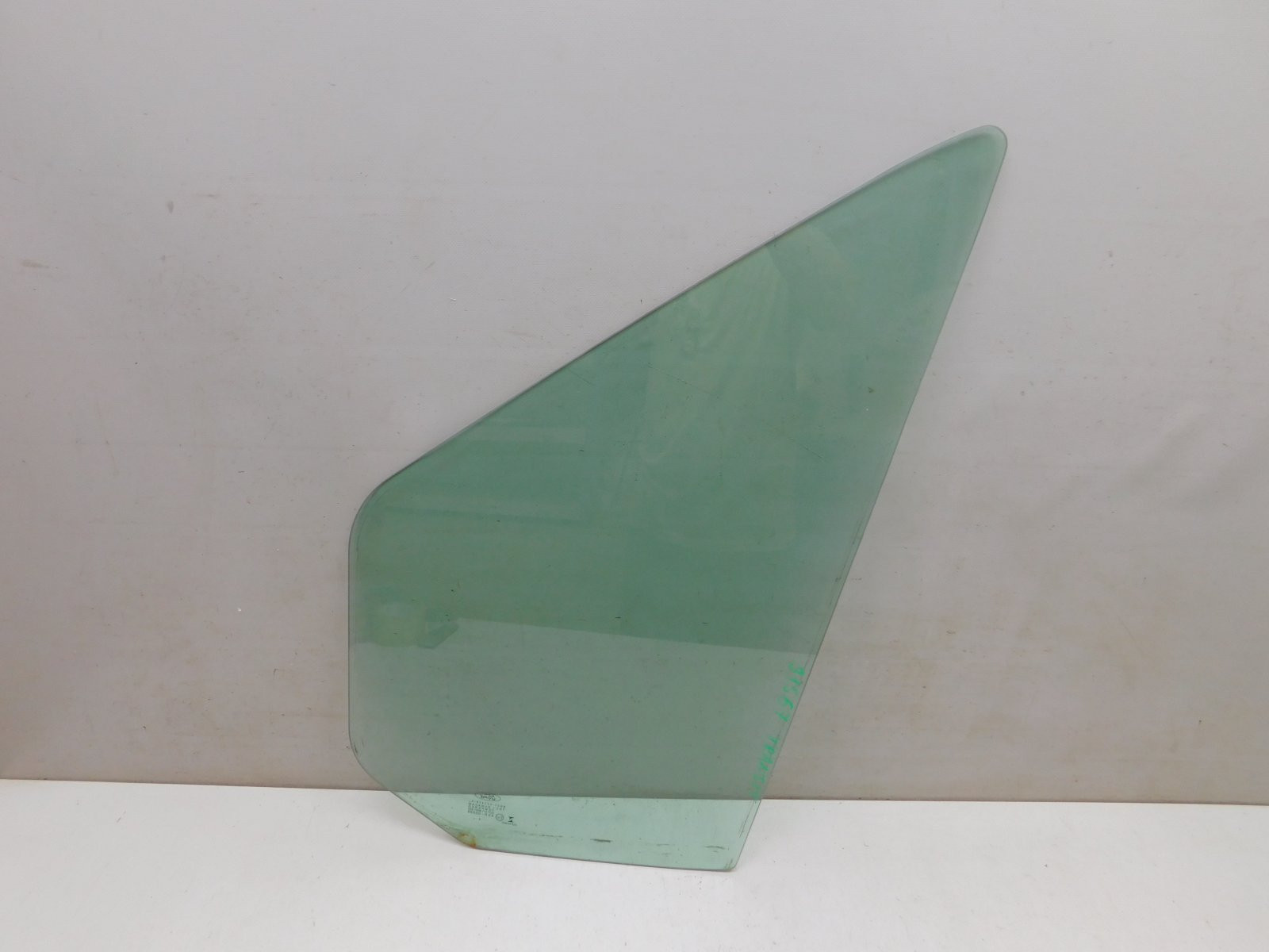 Стекло двери передней правой Ford Transit 2014>