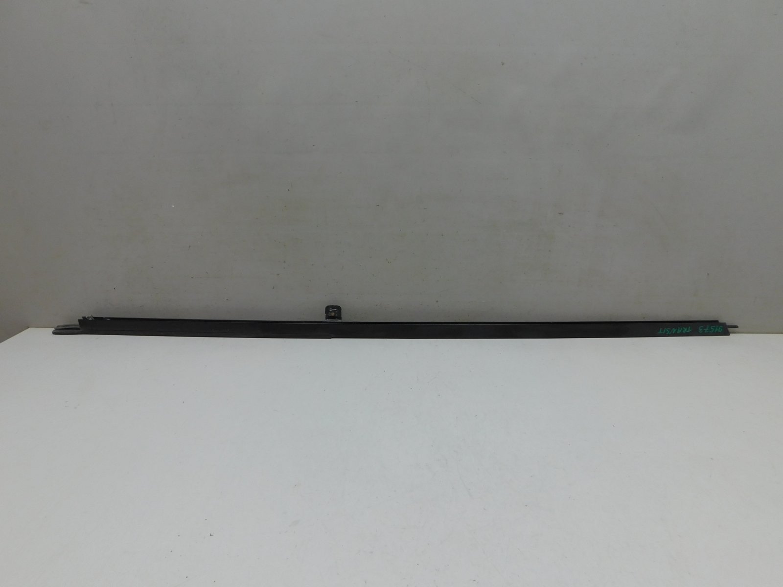 Направляющая стекла двери Ford Transit 2014>