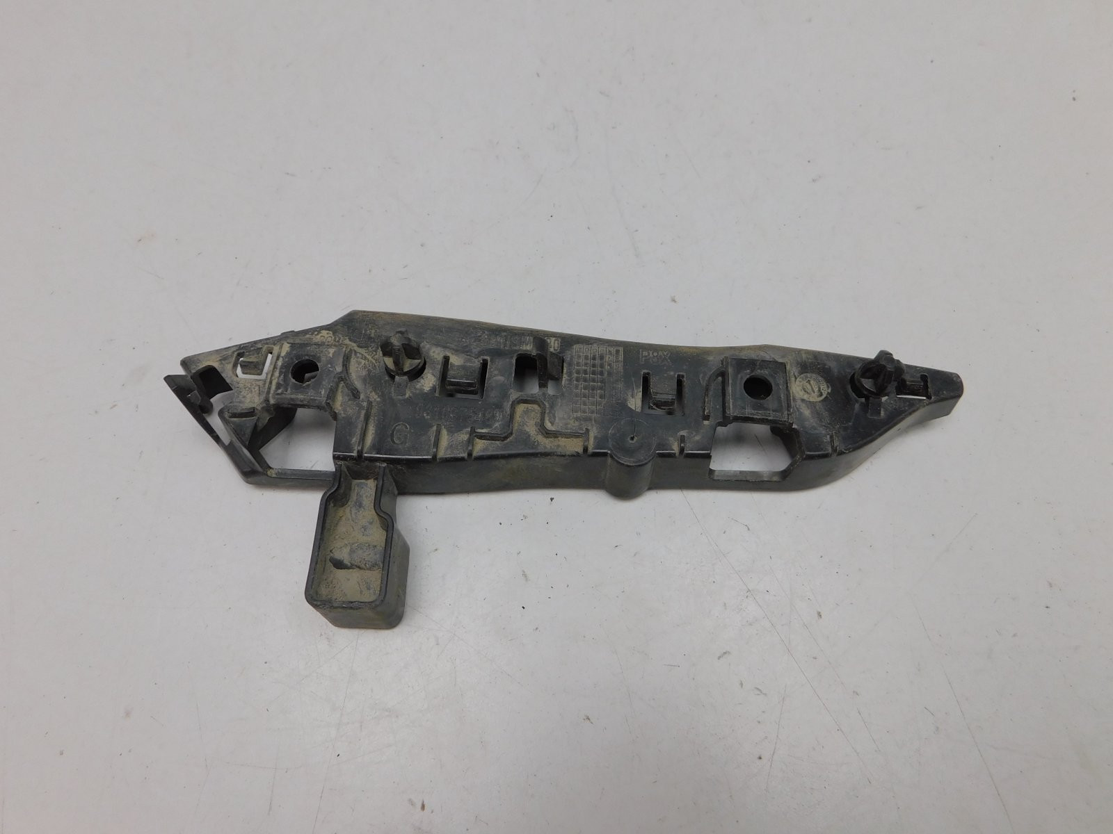 Направляющая переднего бампера Peugeot 3008 (P84) 2016>