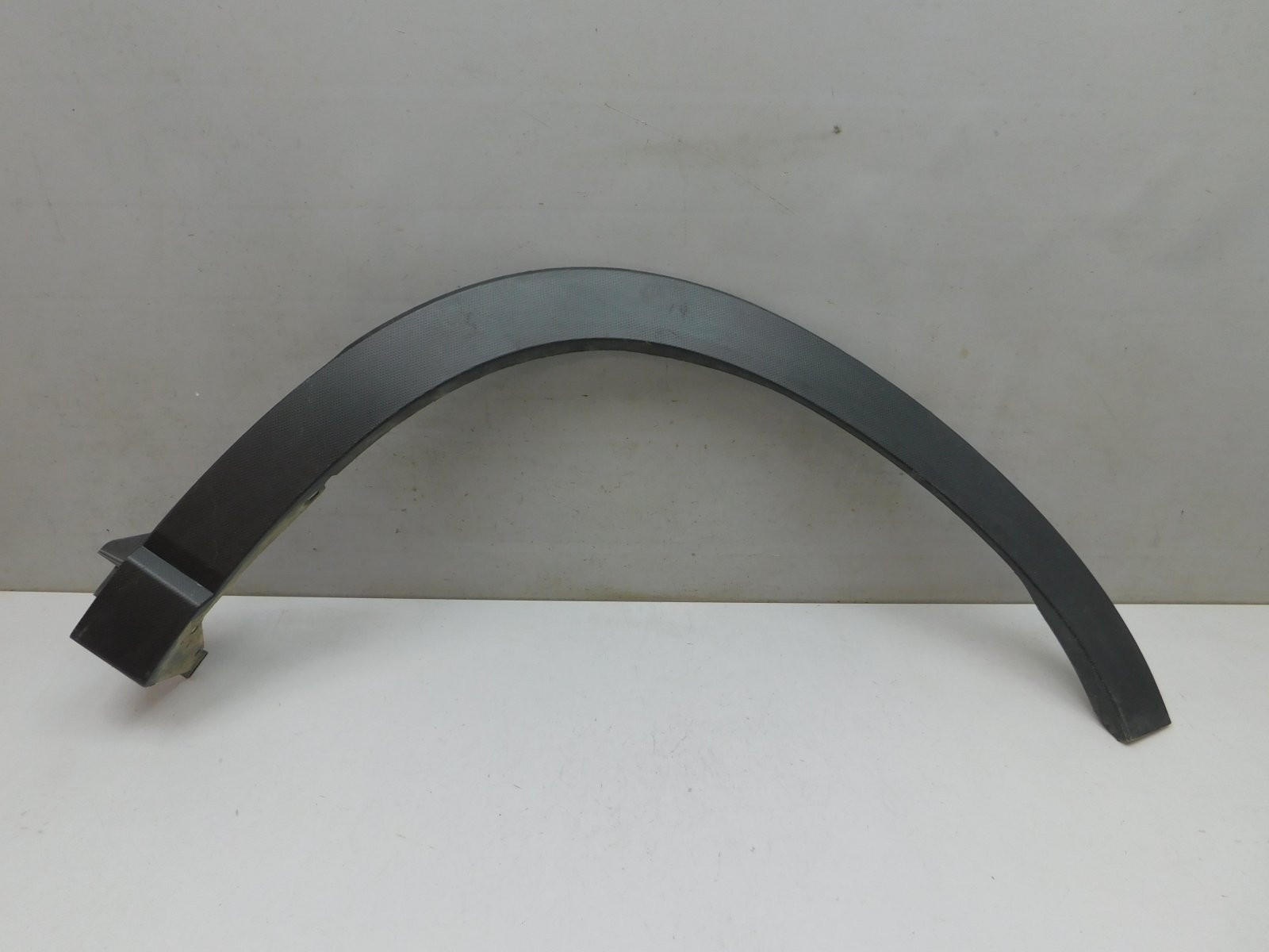 Накладка крыла переднего правого Subaru Forester (S14) 2018>