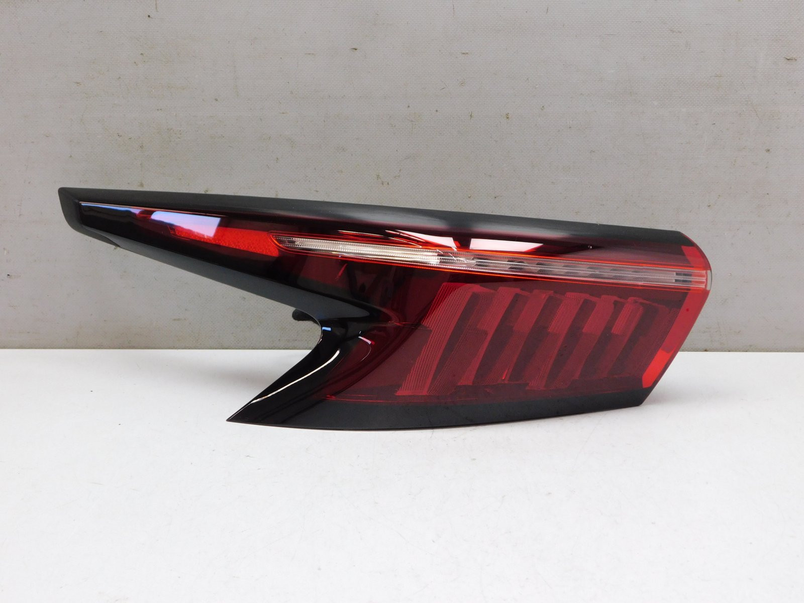 Фонарь задний наружный левый Omoda C5 2022>