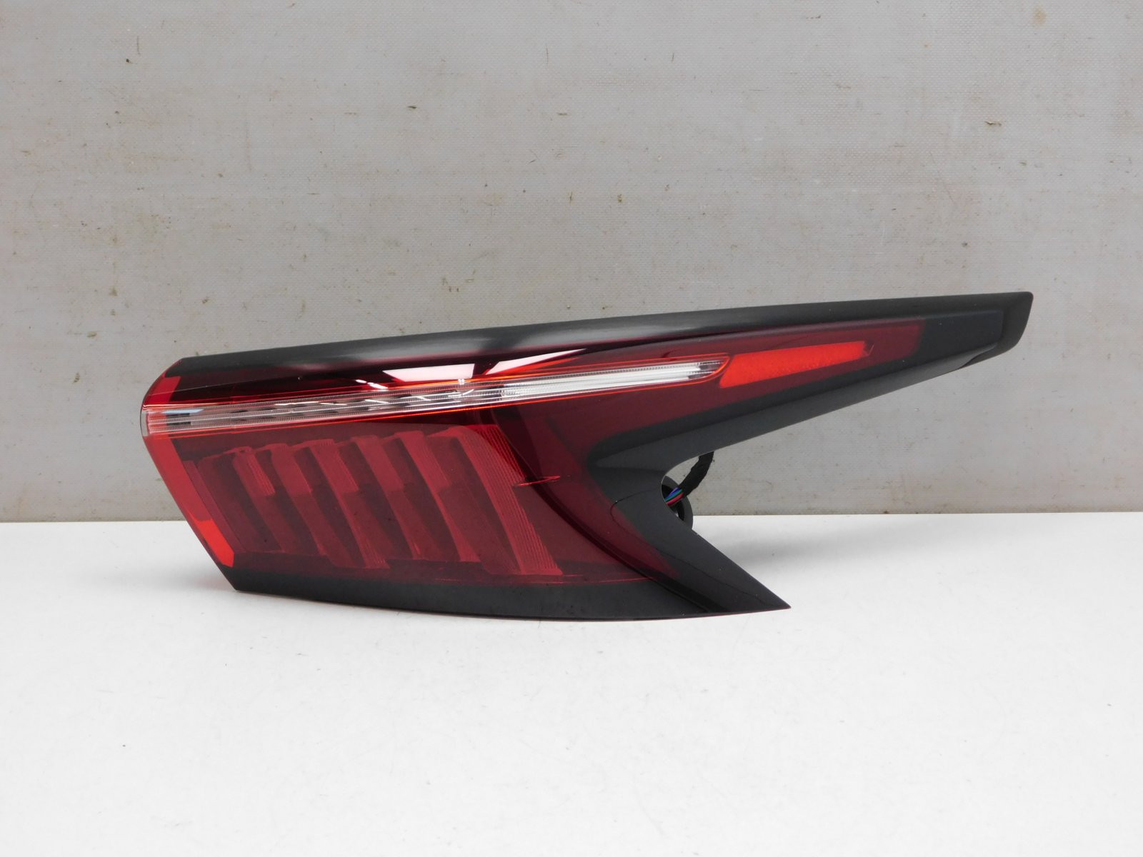 Фонарь задний наружный правый Omoda C5 2022>