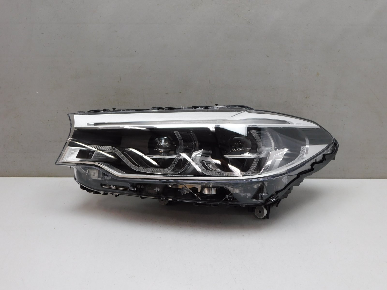 Фара левая BMW 5-серия G30 2016>
