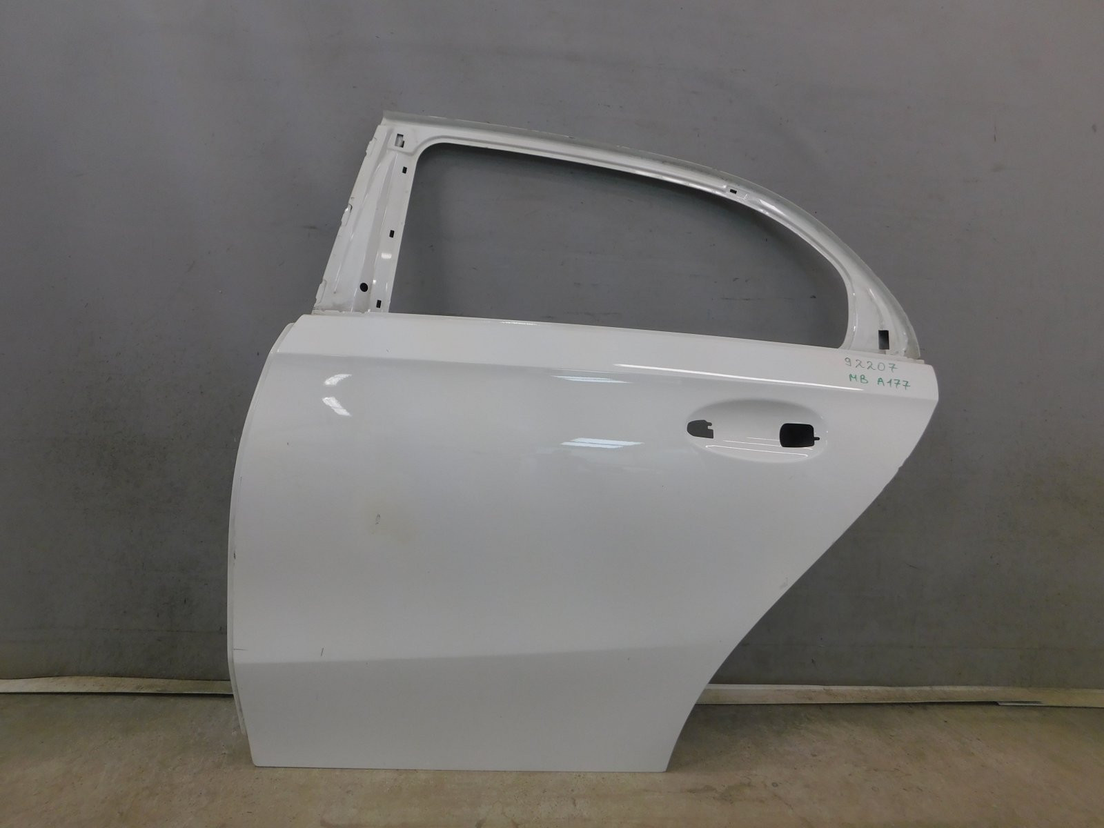 Дверь задняя левая Mercedes-Benz A-klasse  W177 2018>