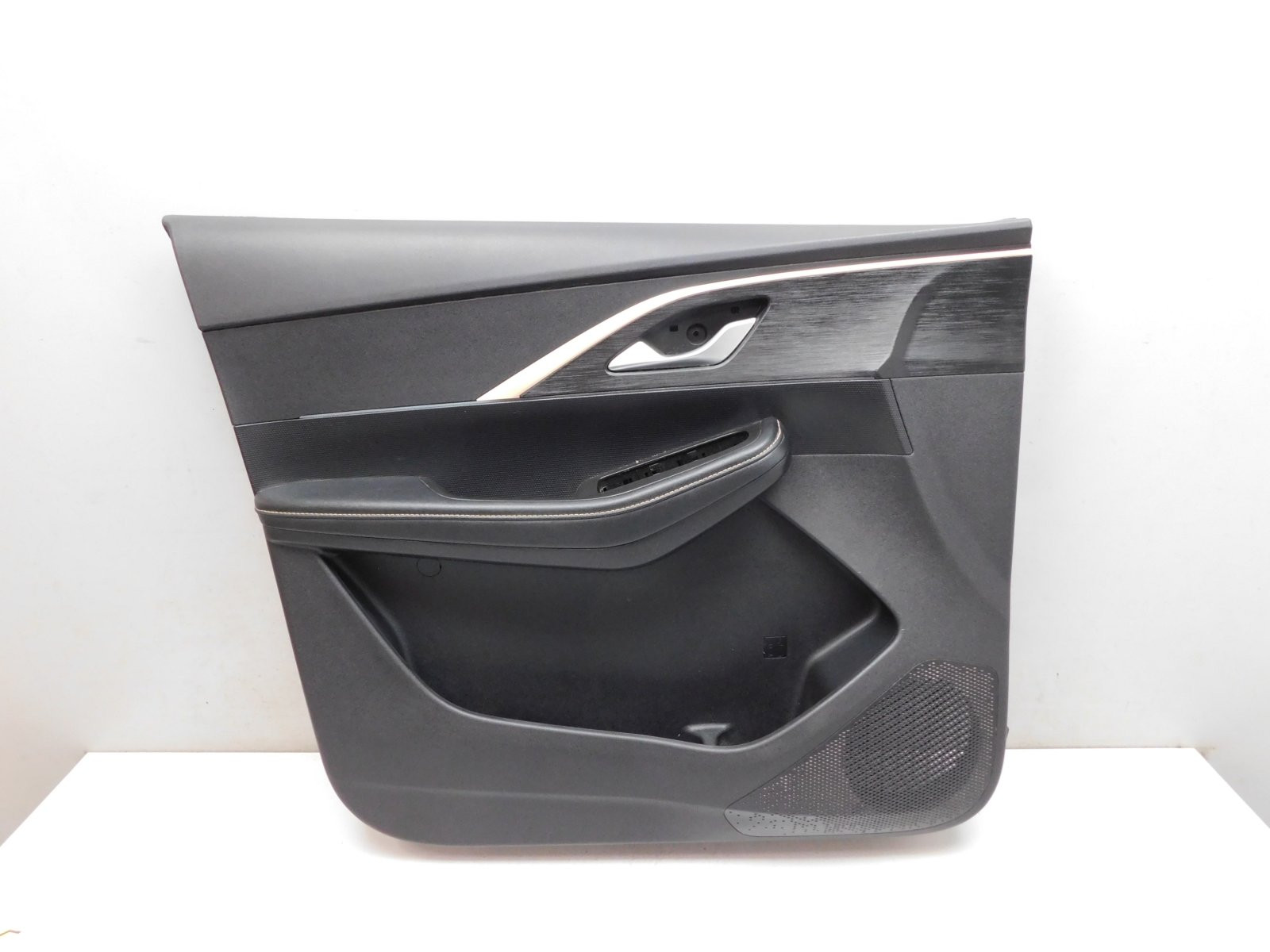 Обшивка двери передней левой Omoda C5 2022>