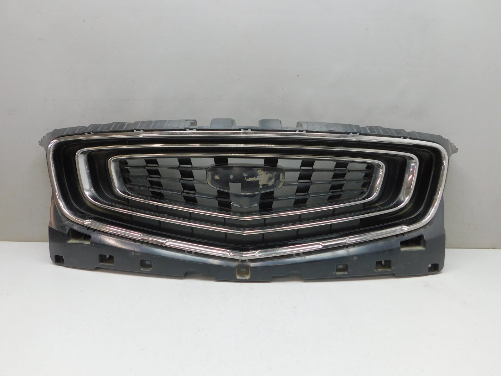 Решетка радиатора Geely Atlas Pro 2021>