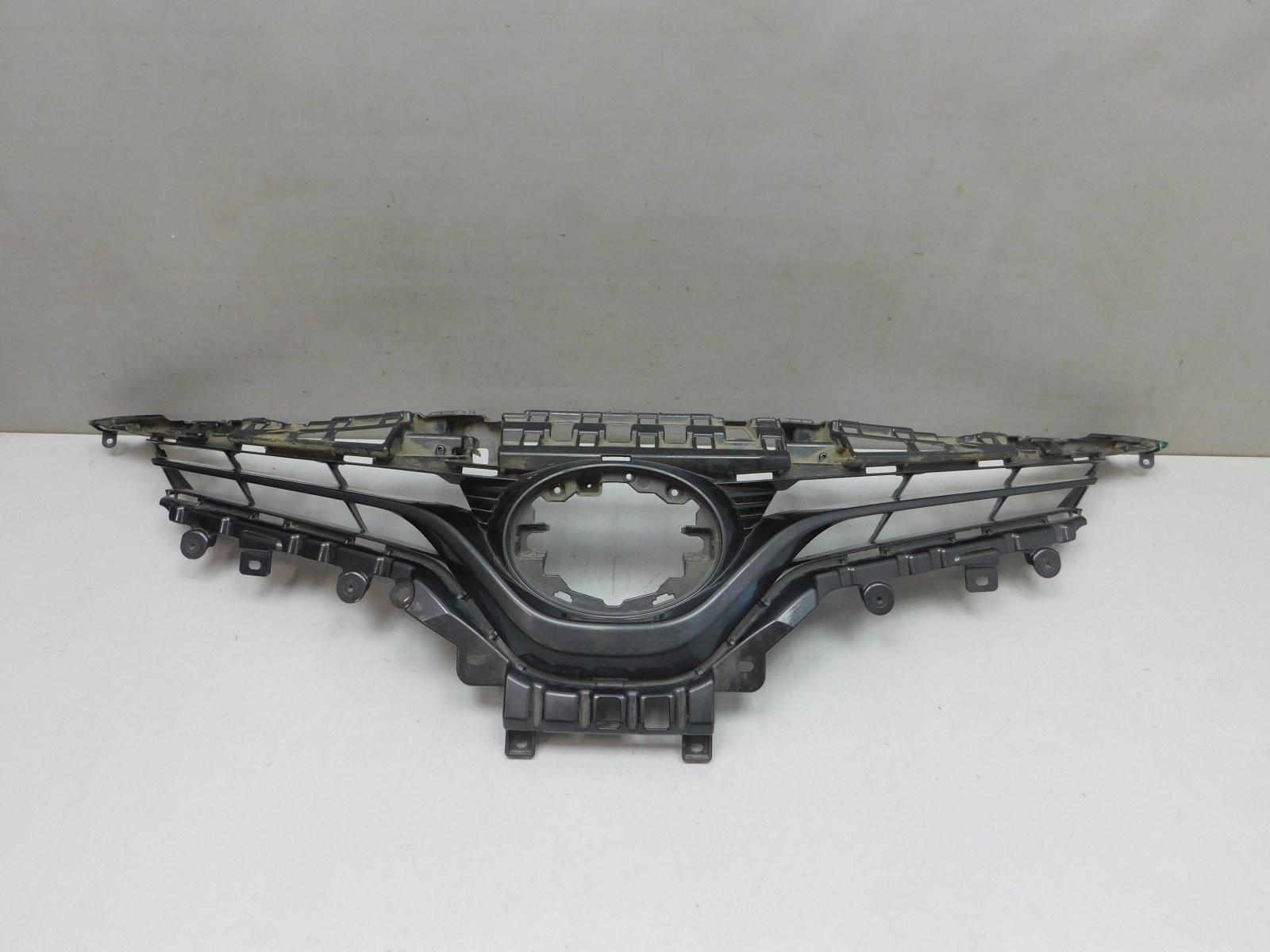 Решетка радиатора Toyota Camry V70 2017>