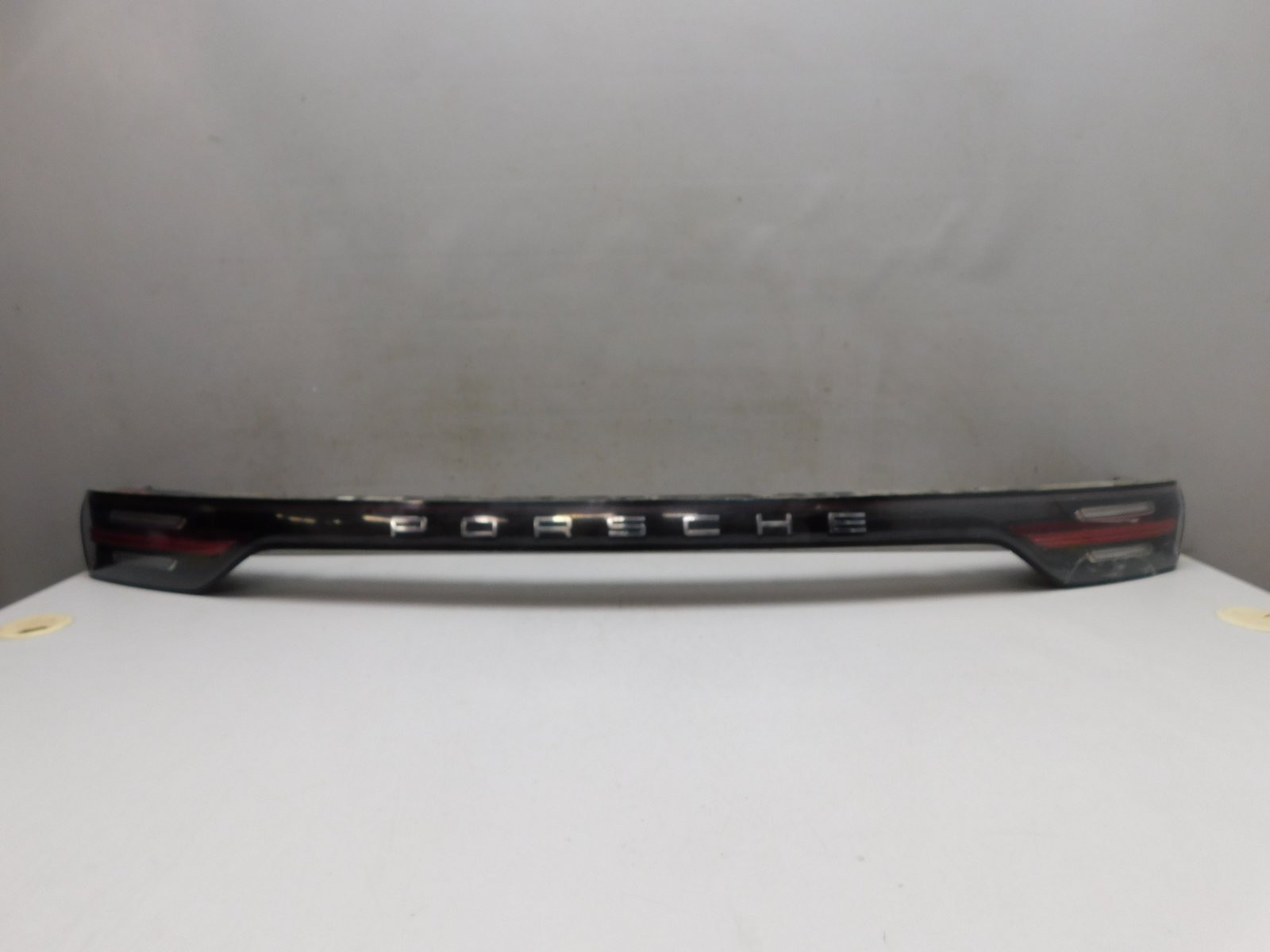 Фонарь задний Porsche Cayenne 2017>