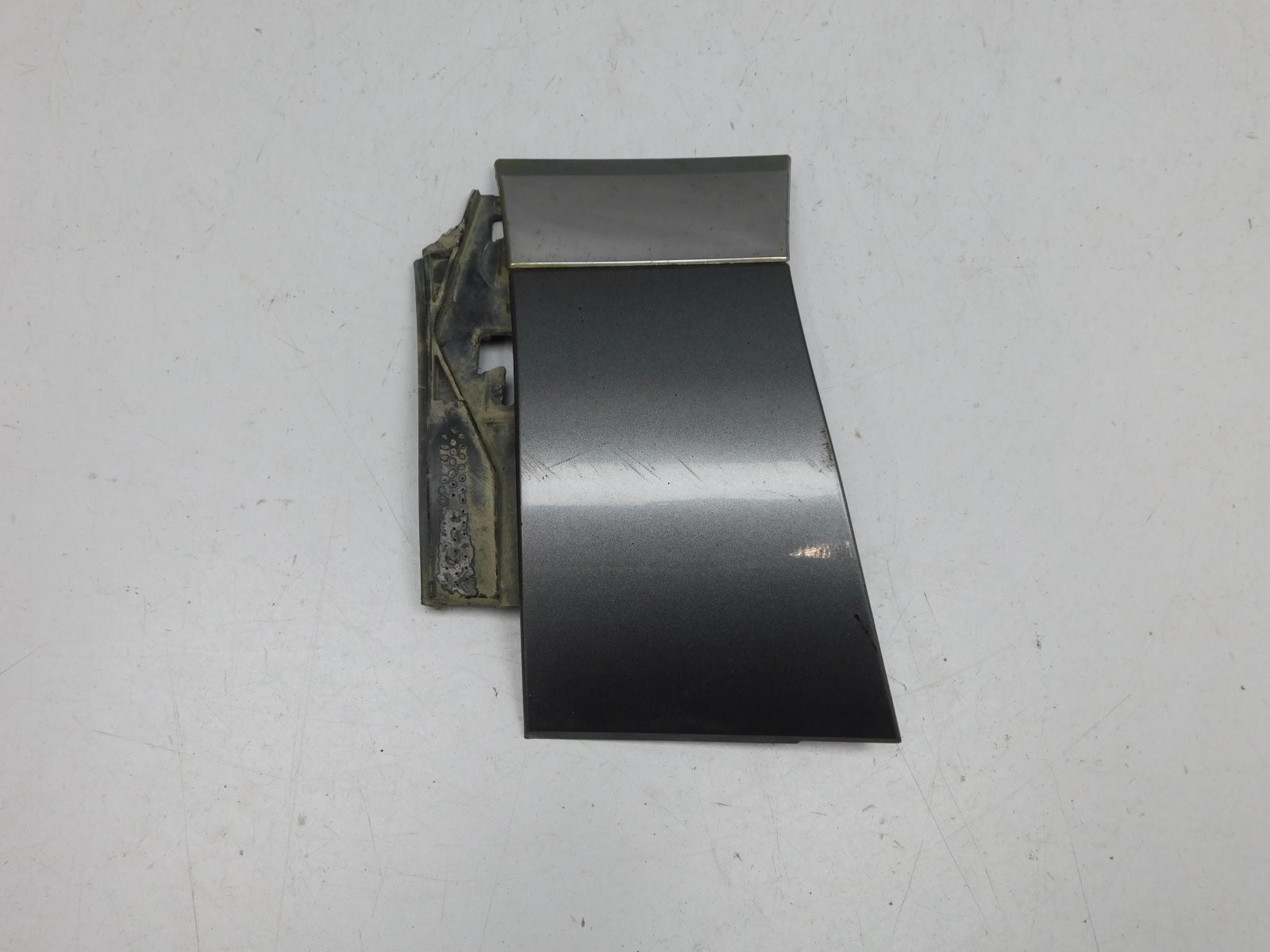 Накладка крыла переднего левого Volkswagen Touareg 2010>