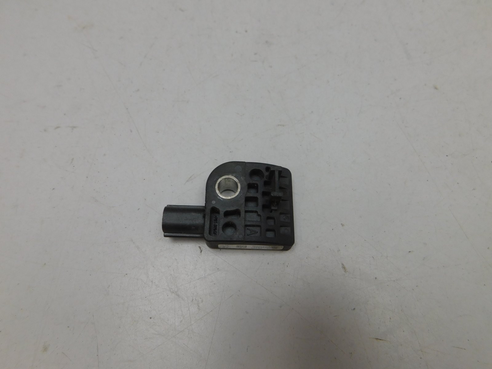 Датчик удара (AIRBAG) Kia Sportage 2010-2015