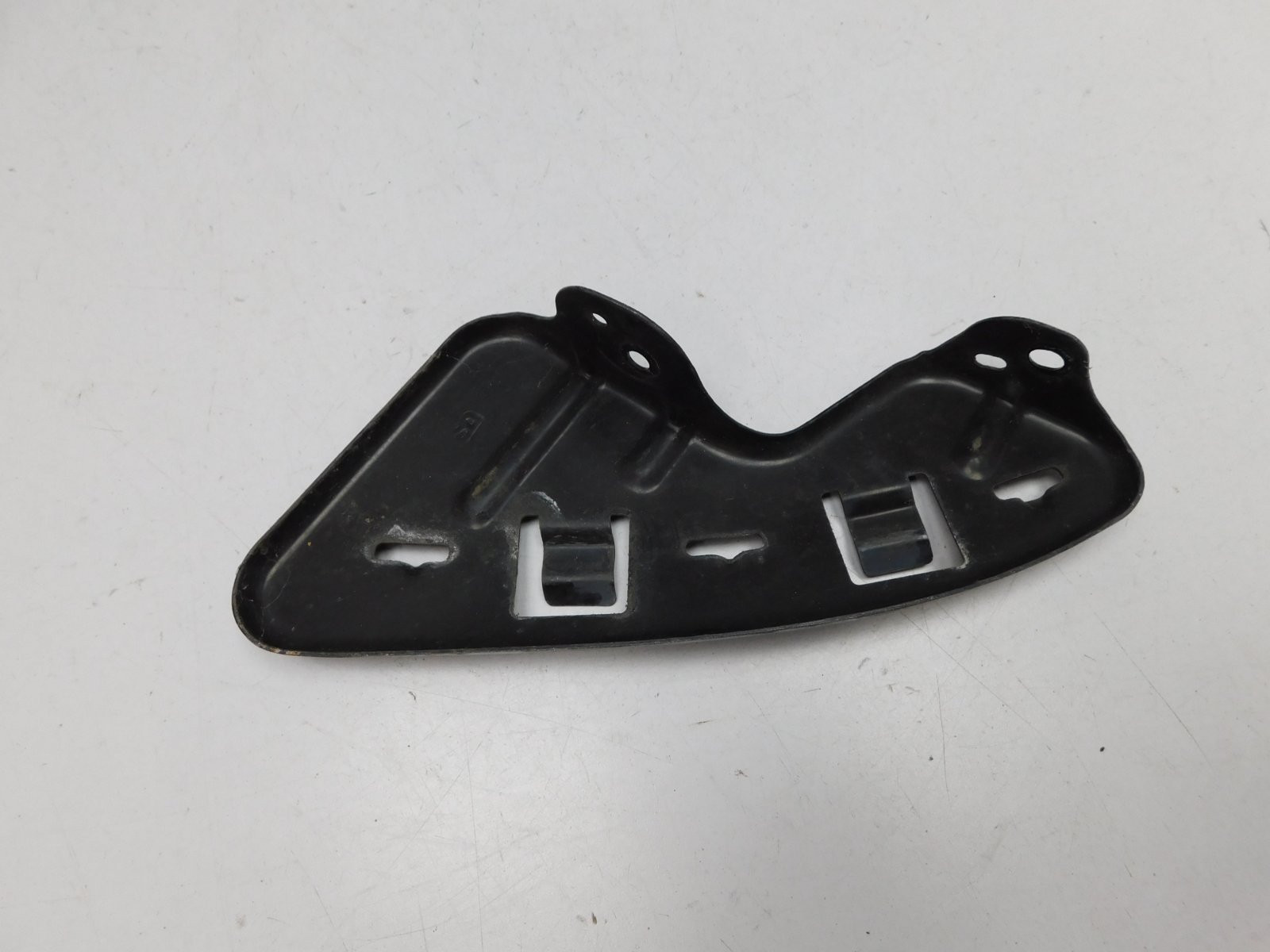 Кронштейн переднего бампера Kia Sportage 2010-2015